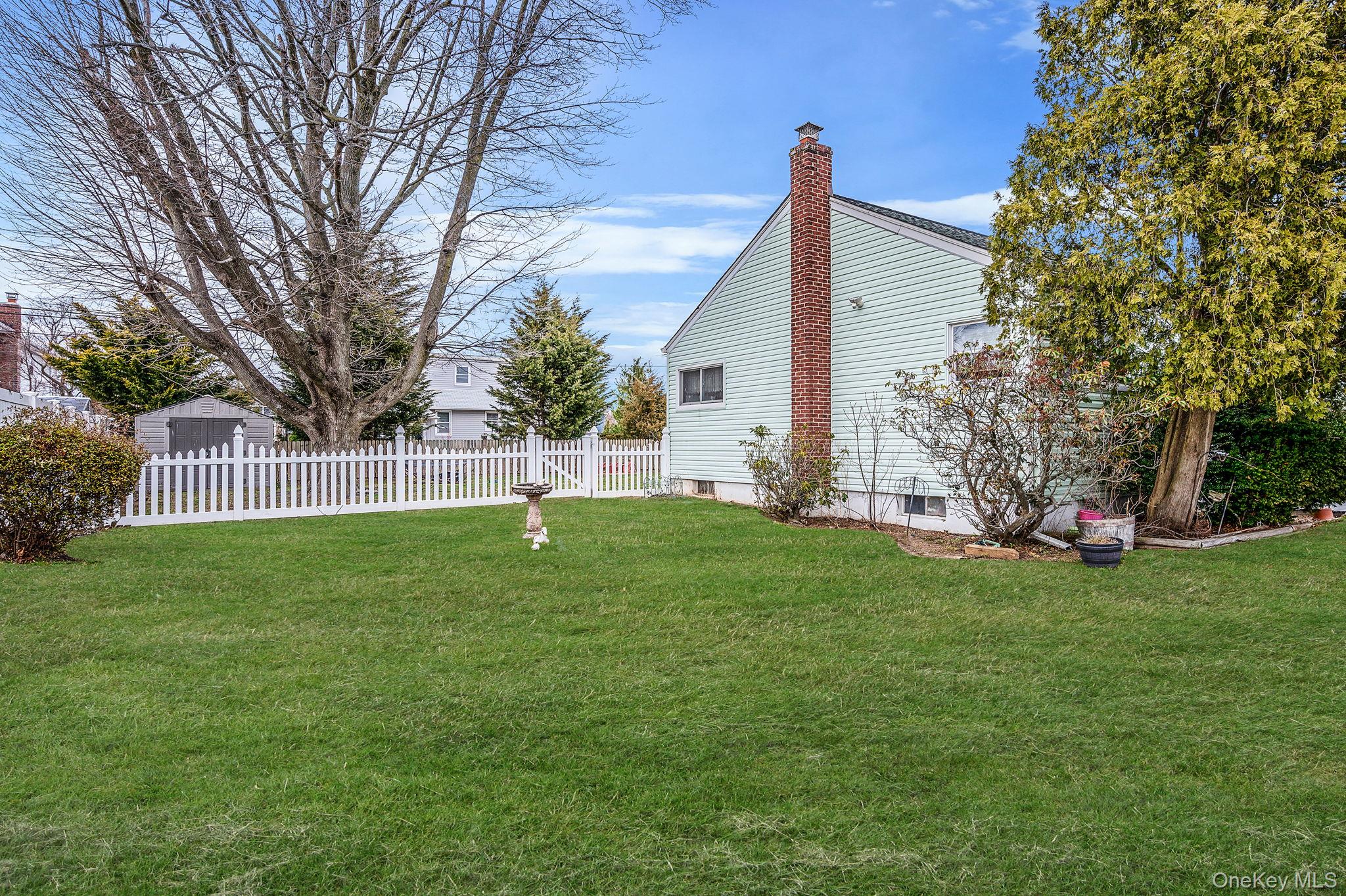 #14 photo, 43 E June Street, Lindenhurst , NY 11757