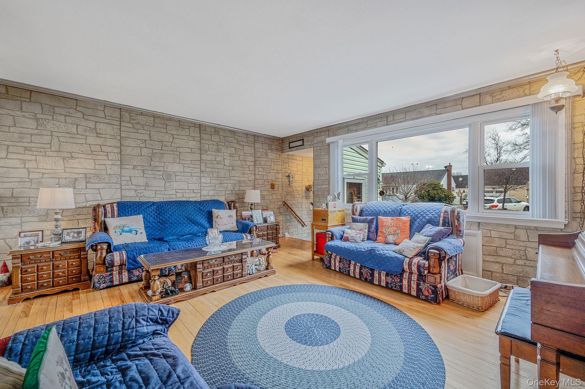 #15 photo, 43 E June Street, Lindenhurst , NY 11757