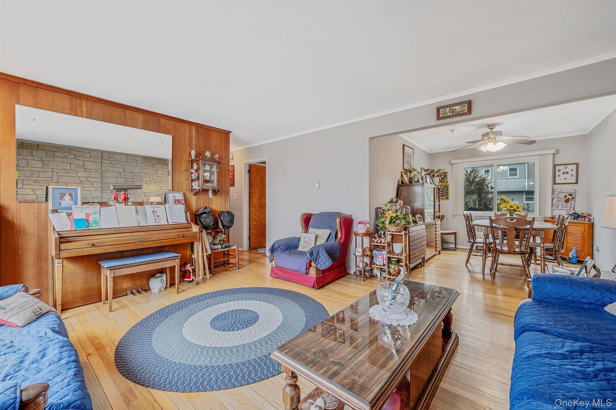 #17 photo, 43 E June Street, Lindenhurst , NY 11757