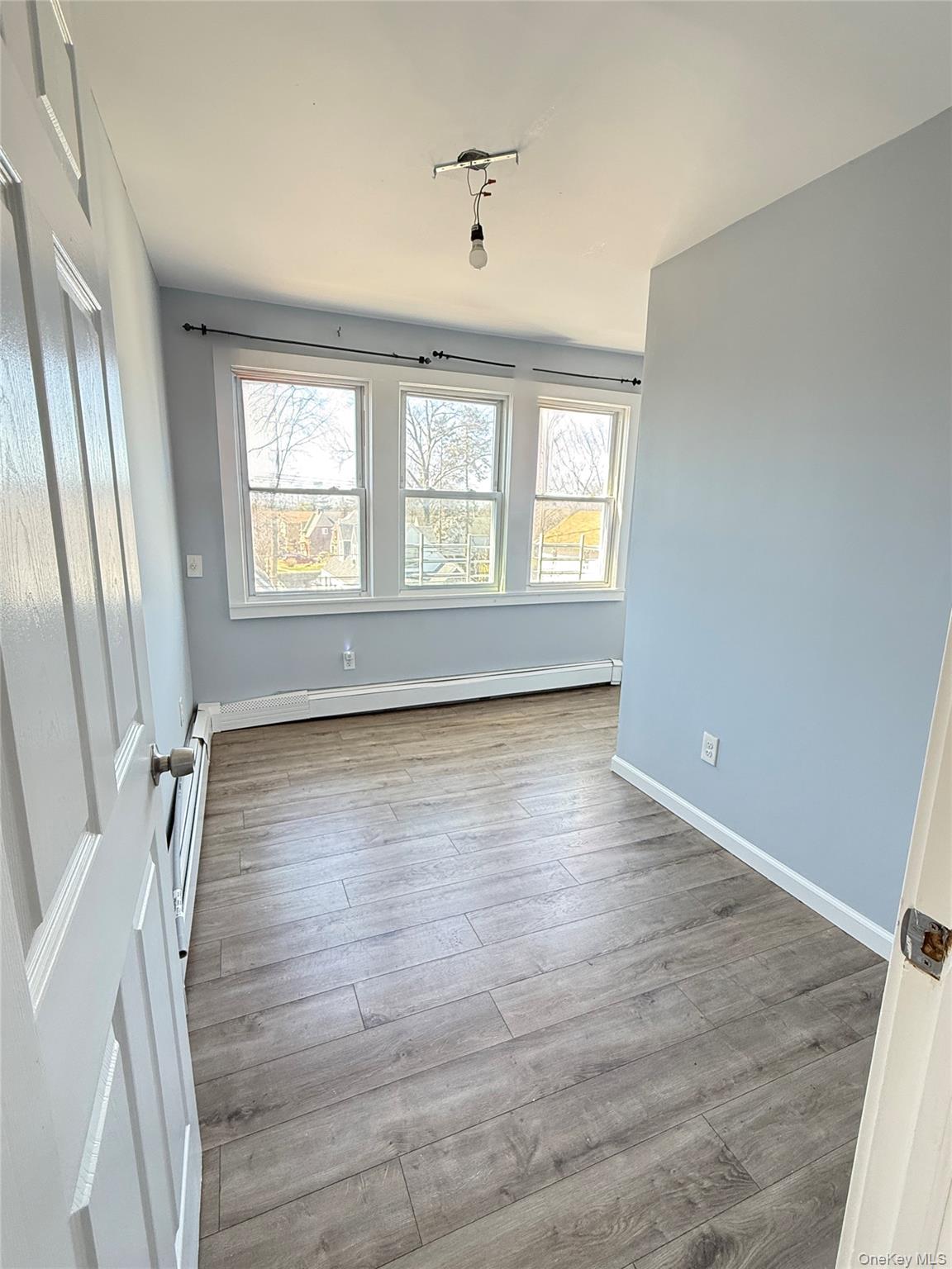 #12 photo, 136 Fairview Boulevard, নাসাউ কাউন্টি Hempstead , NY 11550