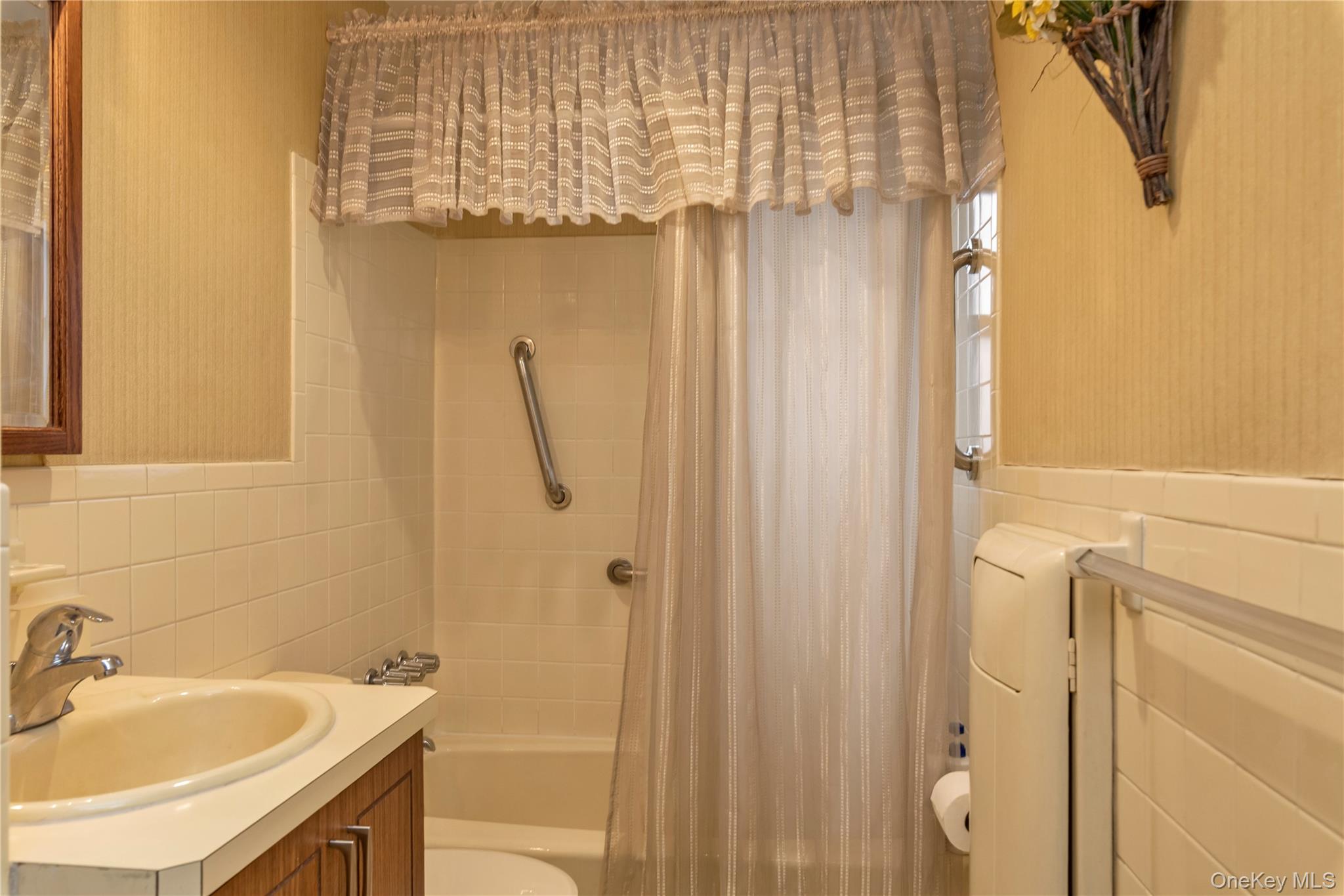 #9 photo, 133 Judith Lane, Valley Stream , NY 11580