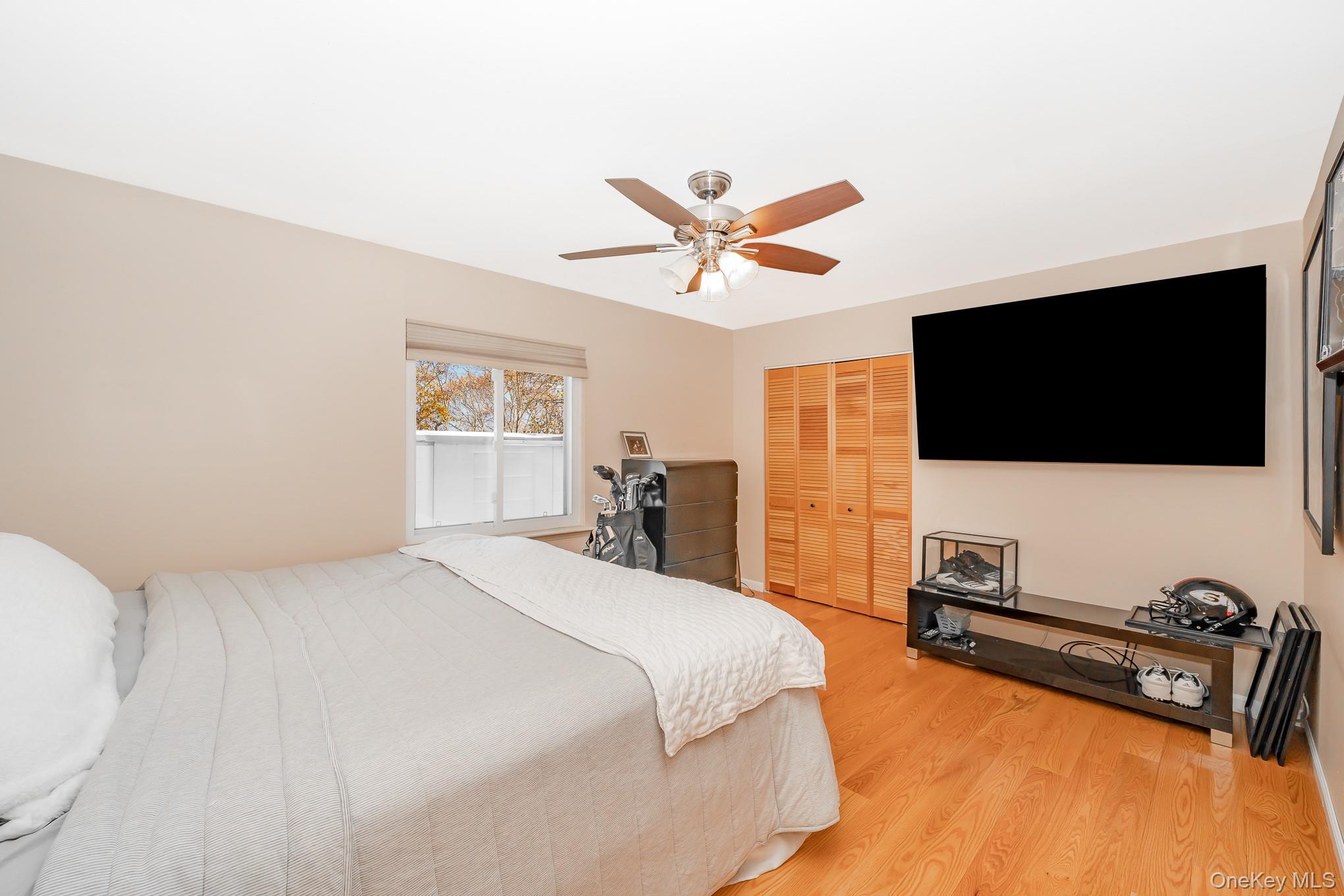 #17 photo, 242 Singingwood Drive, 롱 아일랜드 Holbrook , NY 11741