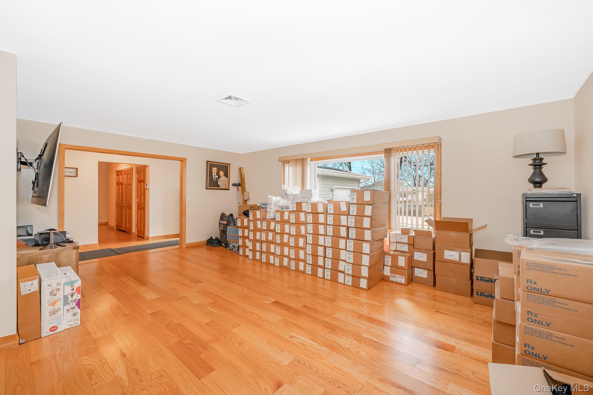 #4 photo, 242 Singingwood Drive, 롱 아일랜드 Holbrook , NY 11741