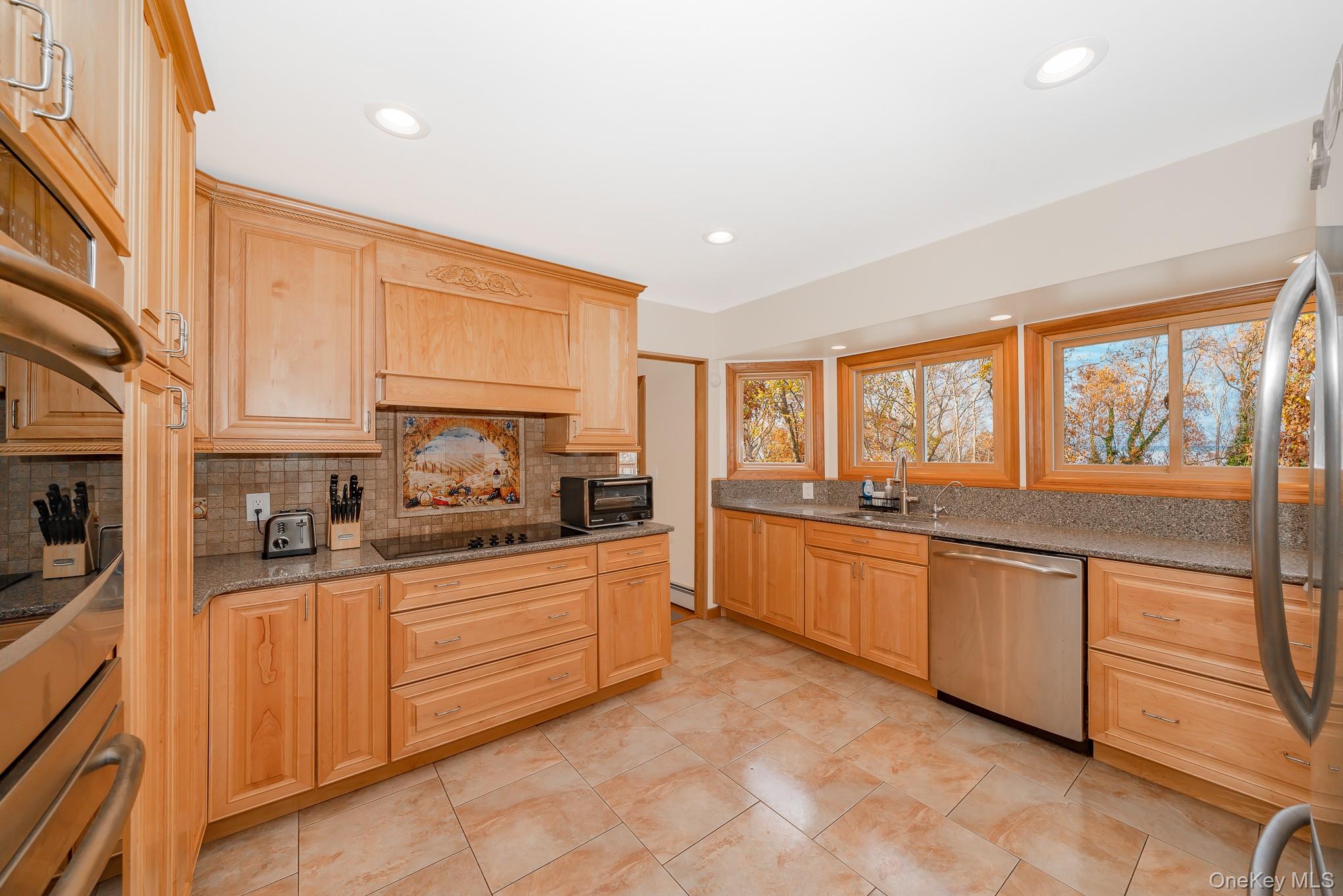 #8 photo, 242 Singingwood Drive, 롱 아일랜드 Holbrook , NY 11741