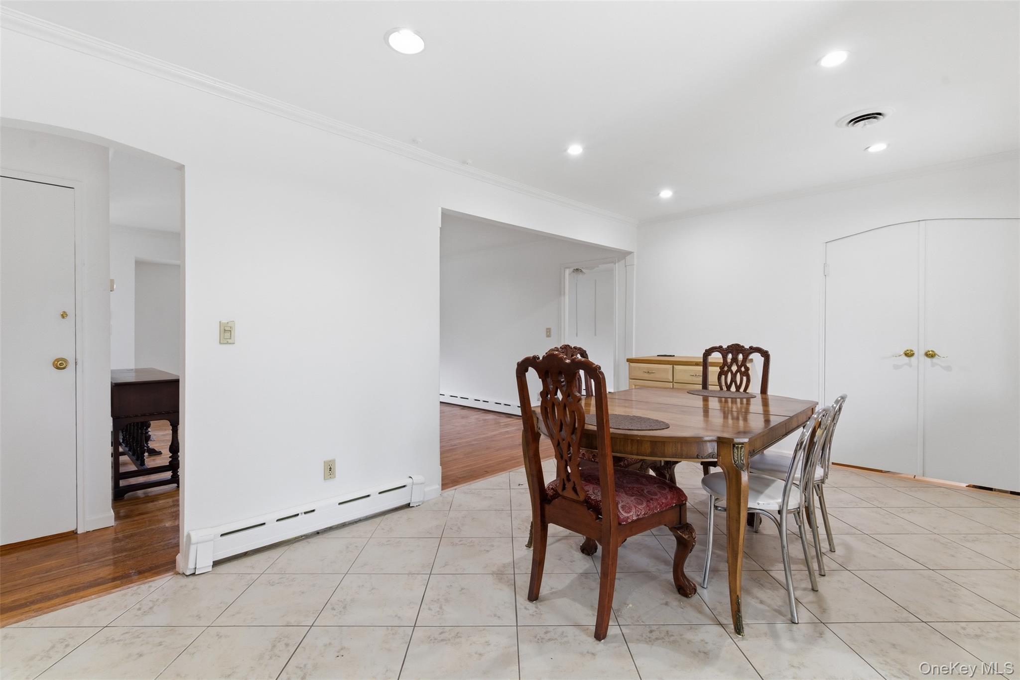 #8 photo, 137 Burr Road, East Northport , NY 11731