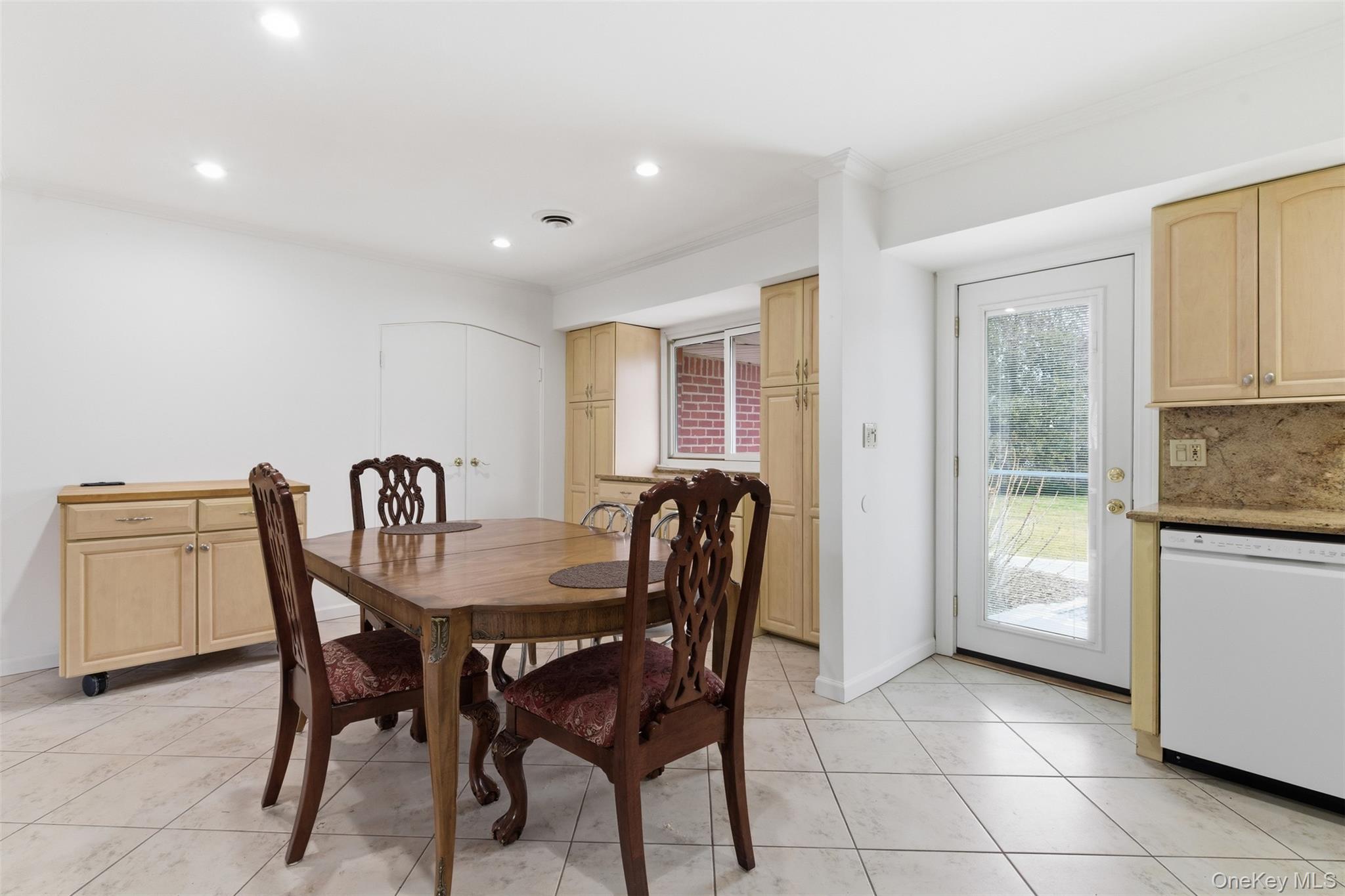 #9 photo, 137 Burr Road, East Northport , NY 11731