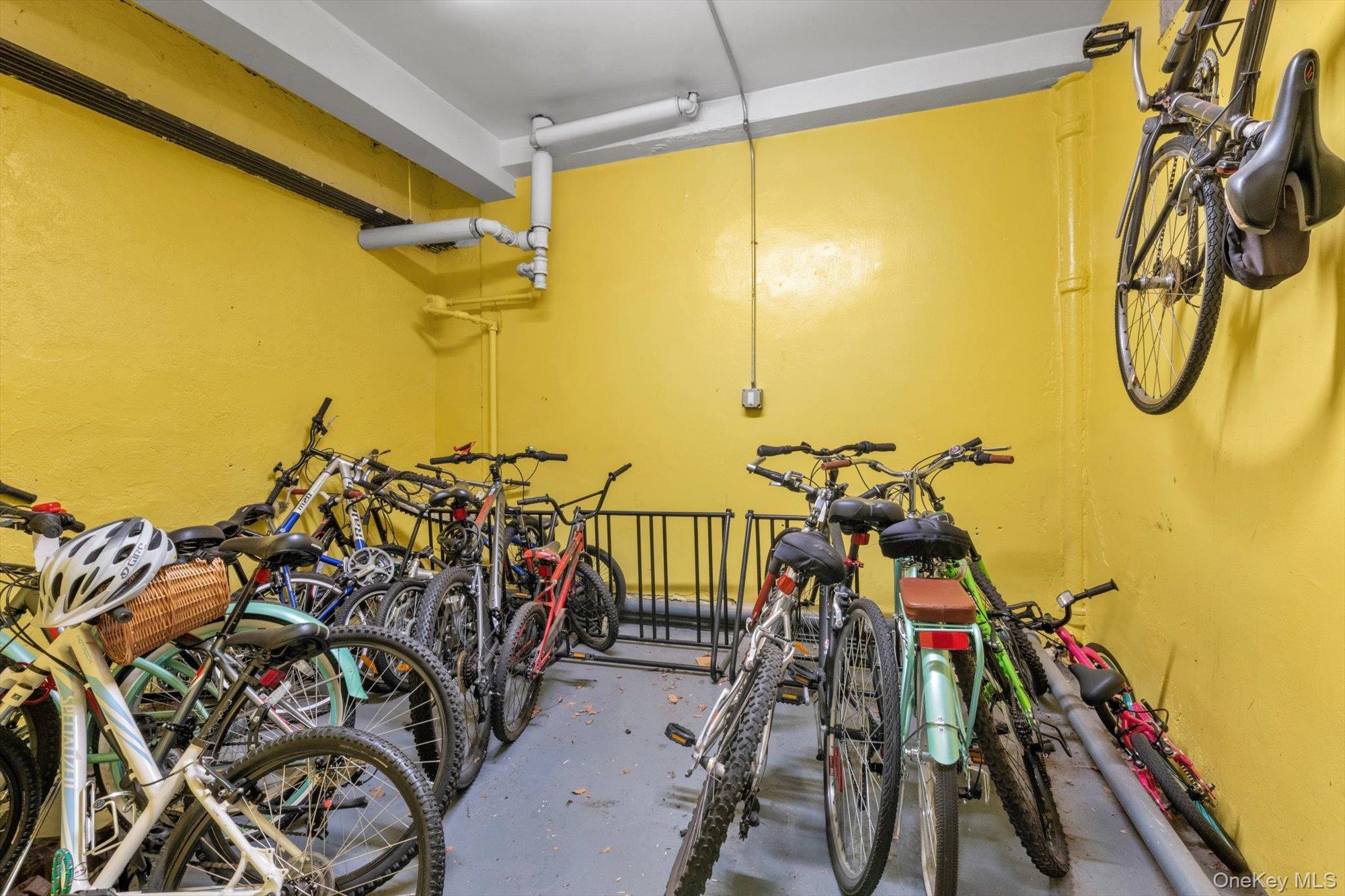 #20 photo, 123-35 82nd Road, Kew Gardens , NY 11415