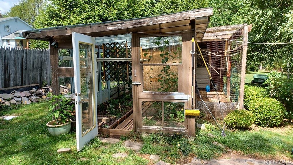 #13 photo, 26 Maple Avenue, 纽约州 Kauneonga Lake , NY 12749