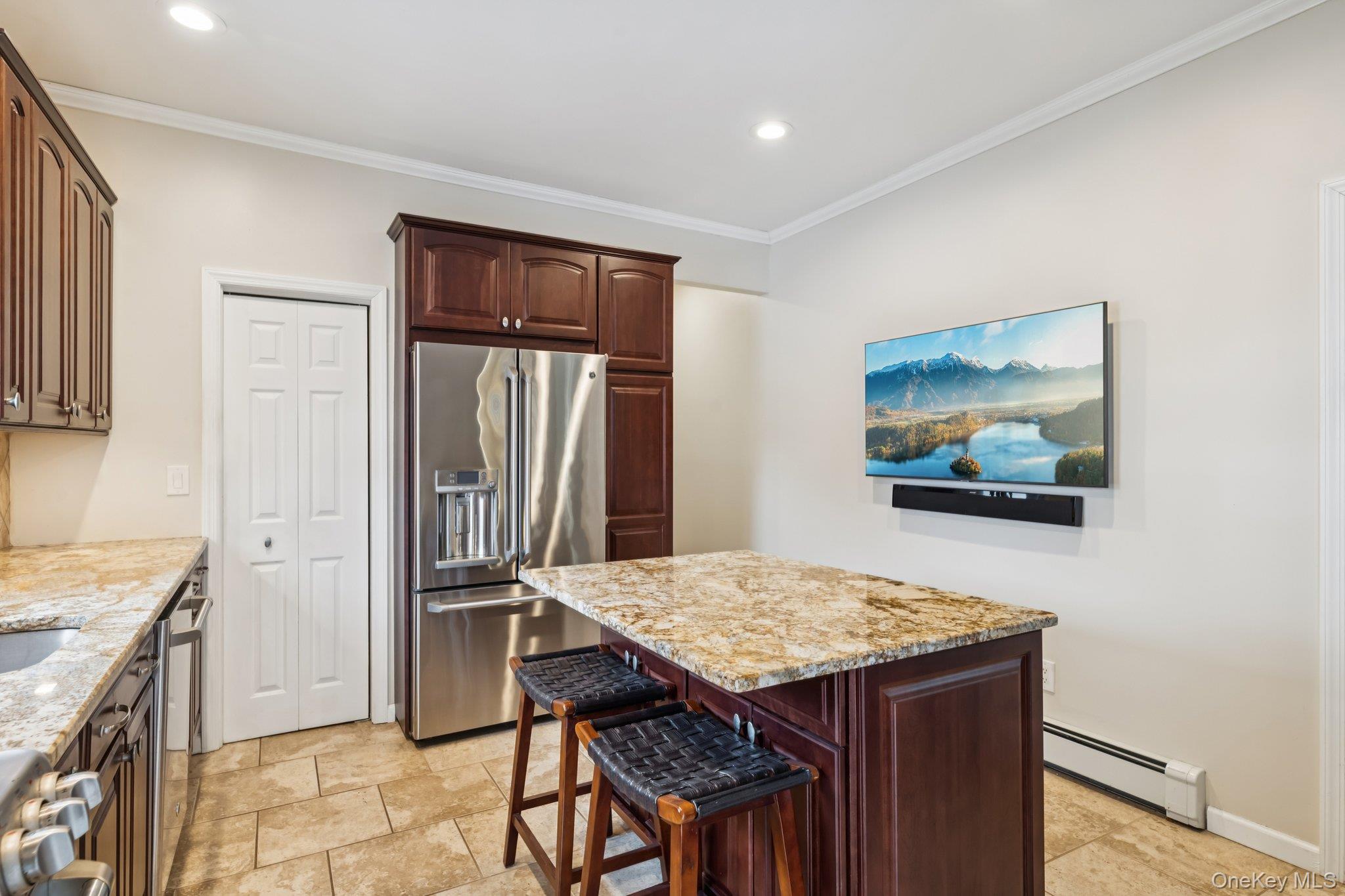 #11 photo, 449 S 1st Street, সাফোক কাউন্টি Lindenhurst , NY 11757