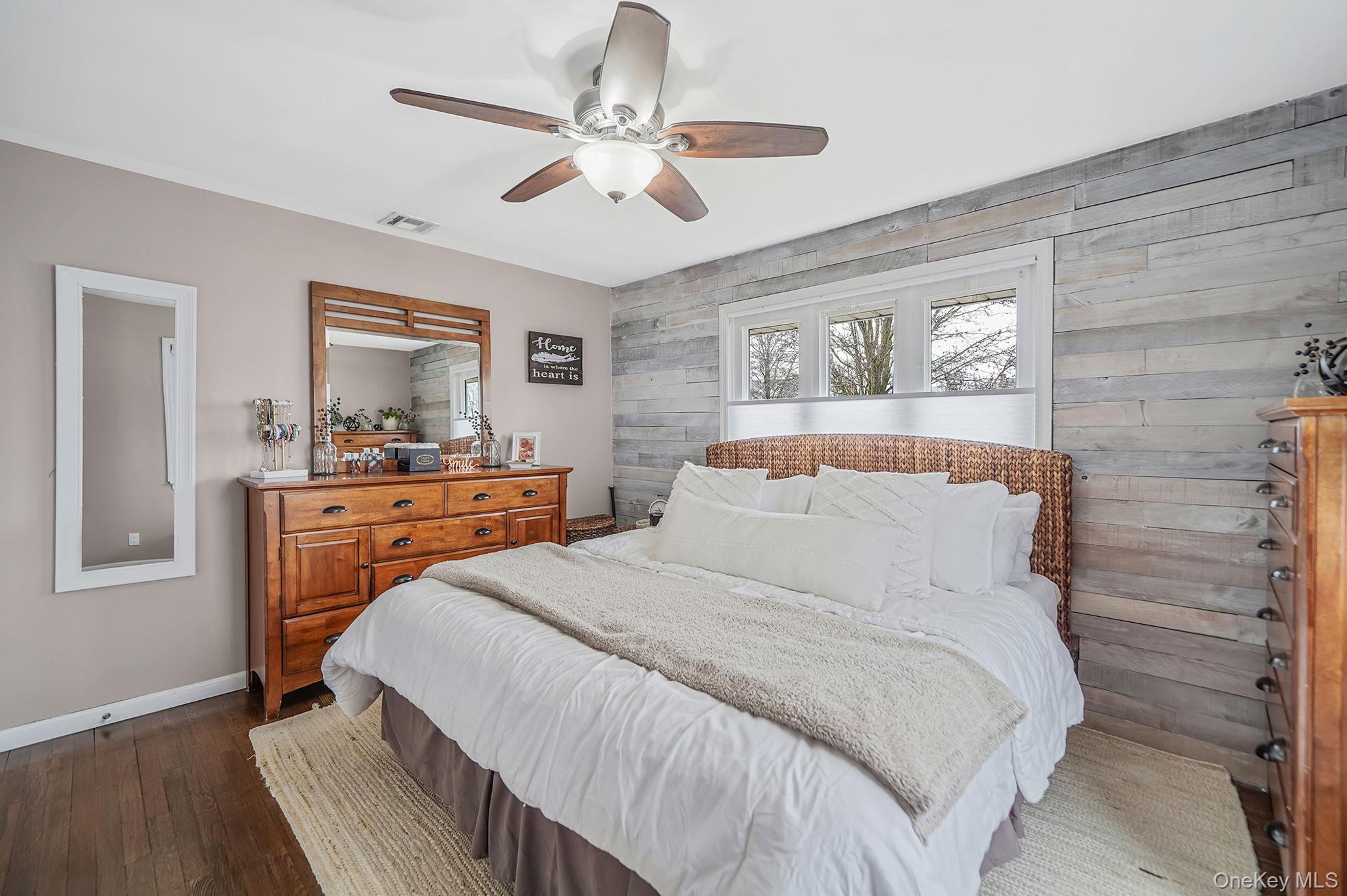 #11 photo, 78 Emerson Avenue, নাসাউ কাউন্টি Levittown , NY 11756