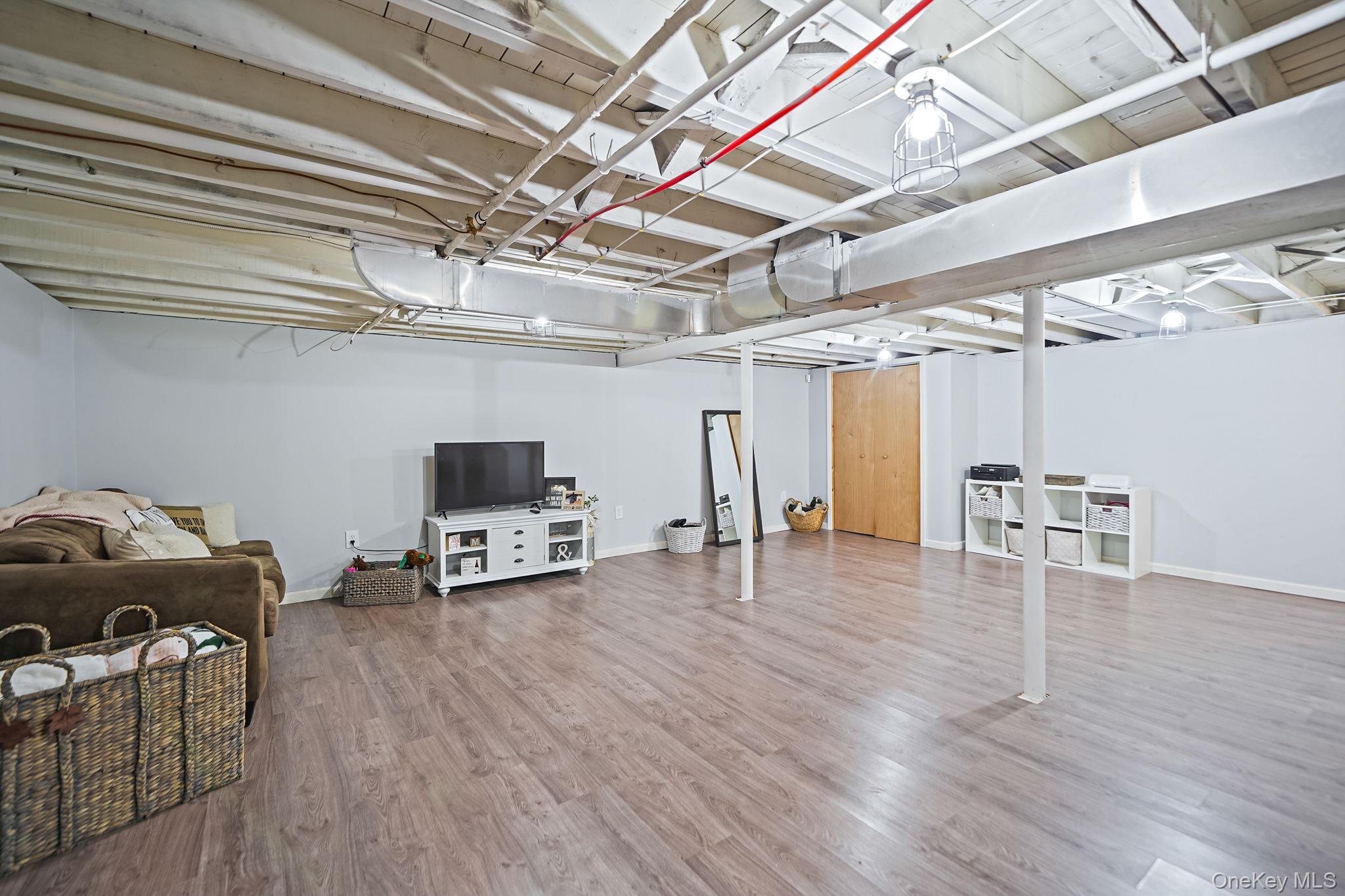 #19 photo, 78 Emerson Avenue, নাসাউ কাউন্টি Levittown , NY 11756