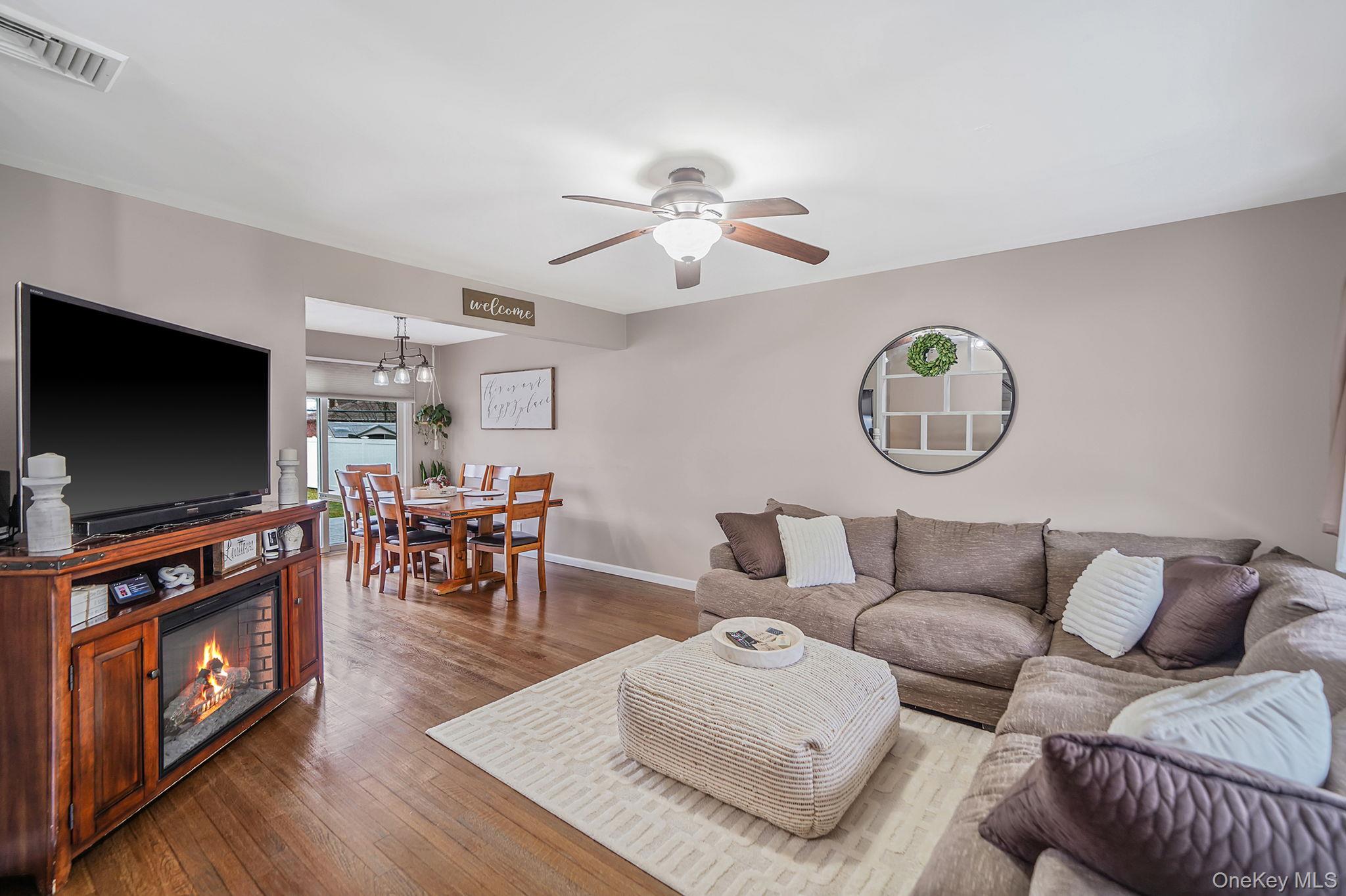 #5 photo, 78 Emerson Avenue, নাসাউ কাউন্টি Levittown , NY 11756