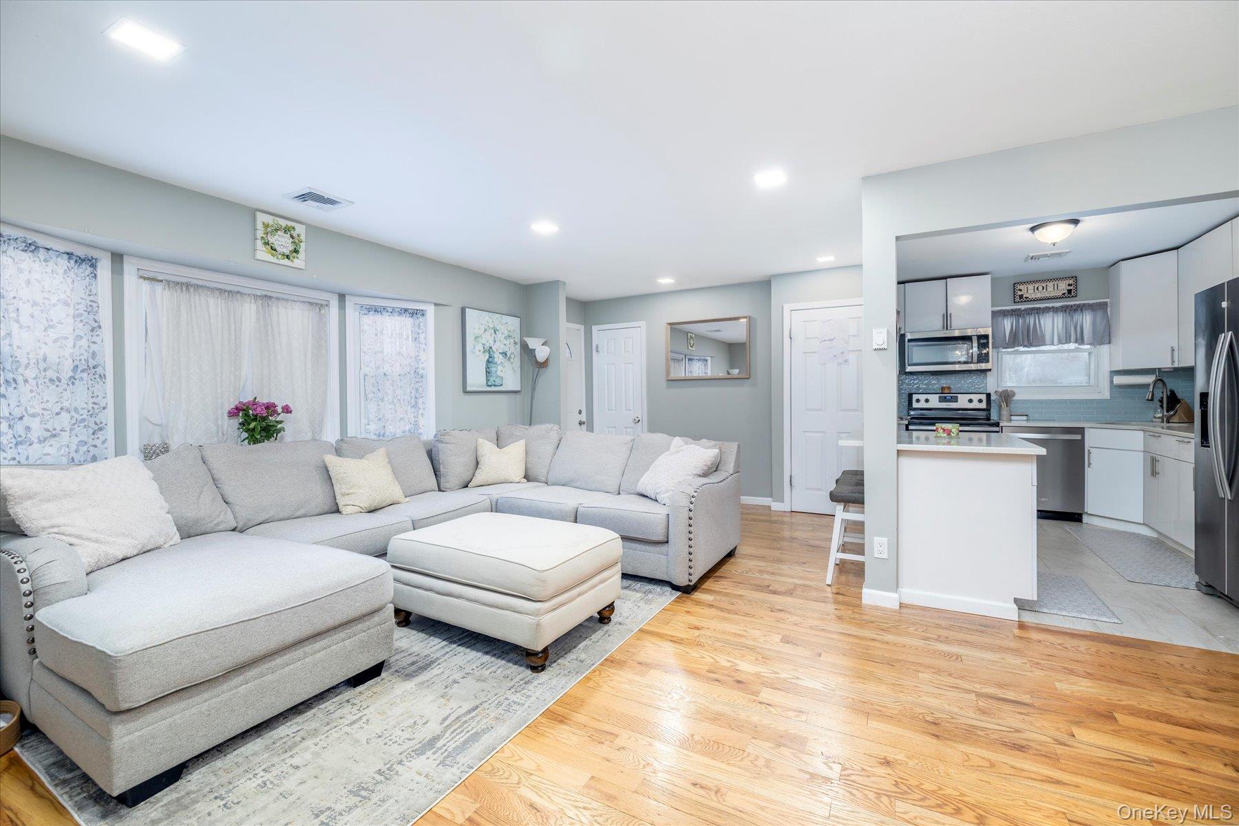 #4 photo, 153 N Queens Avenue, Massapequa , NY 11758