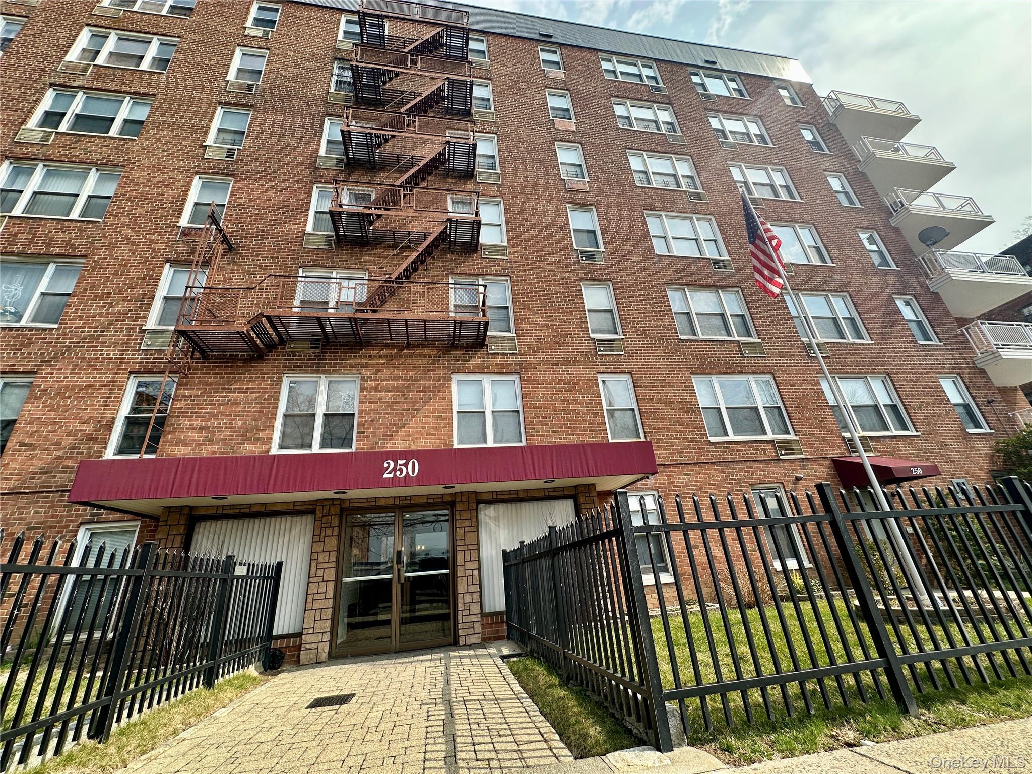 #11 photo, 250 N Broadway, Yonkers , NY 10701