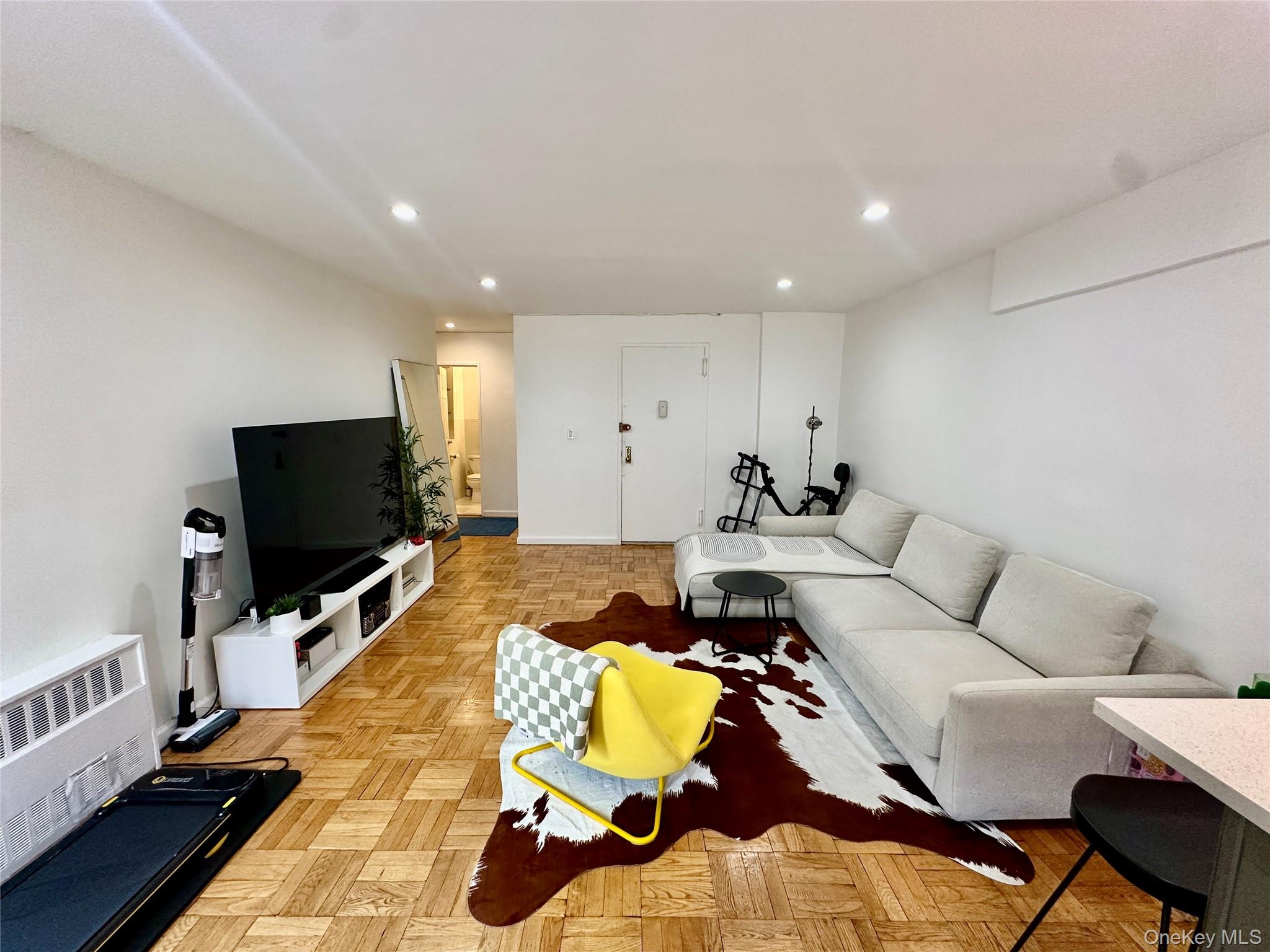 #3 photo, 250 N Broadway, Yonkers , NY 10701