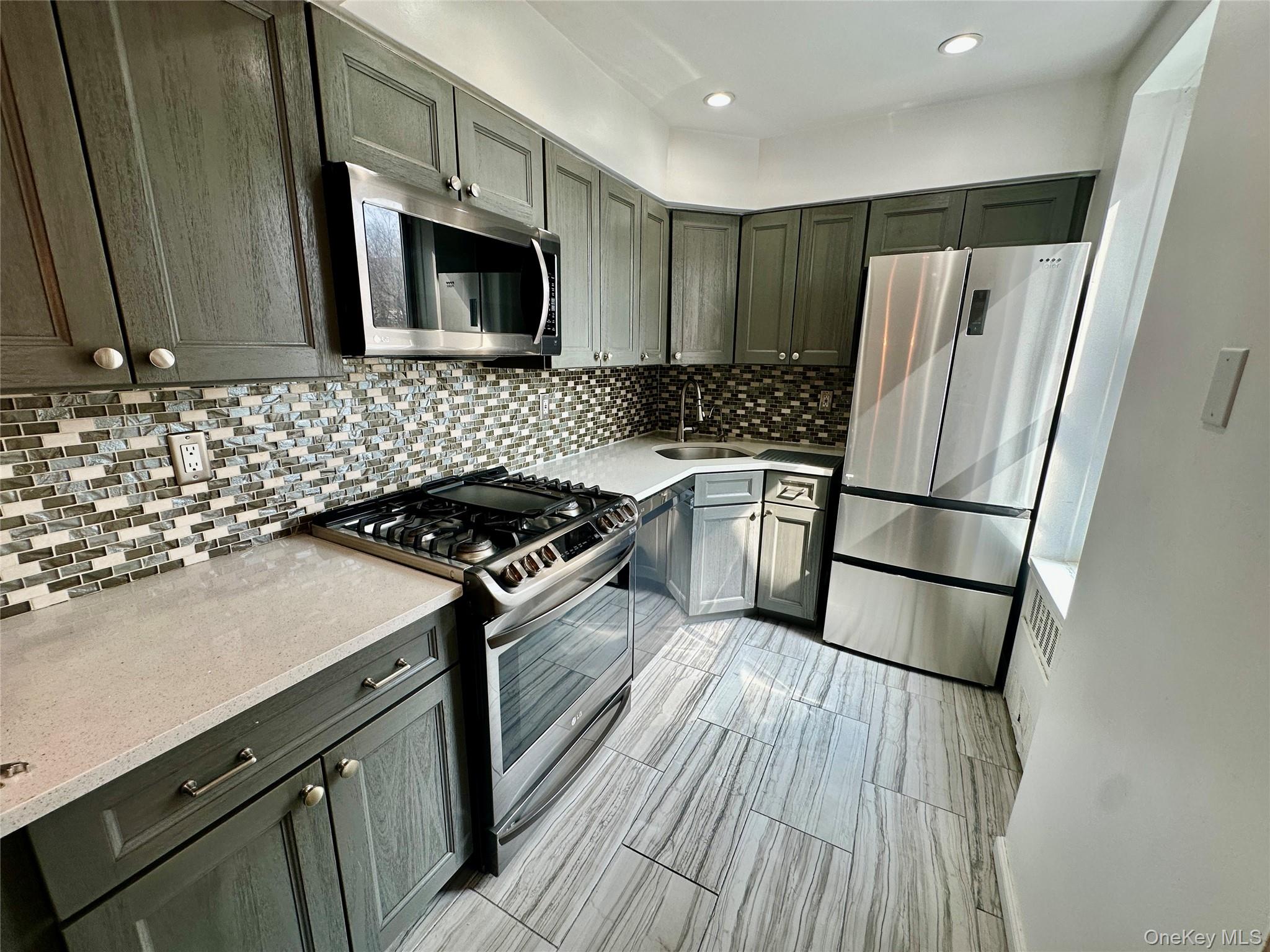 #5 photo, 250 N Broadway, Yonkers , NY 10701