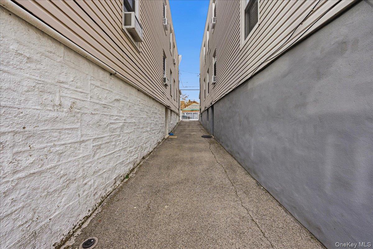 #17 photo, 2304 Glebe Avenue, Bronx , NY 10462