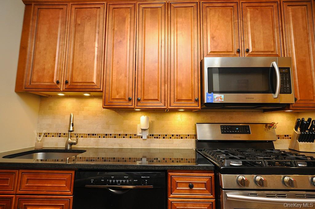 #15 photo, 10 Old Mamaroneck Road, White Plains , NY 10605