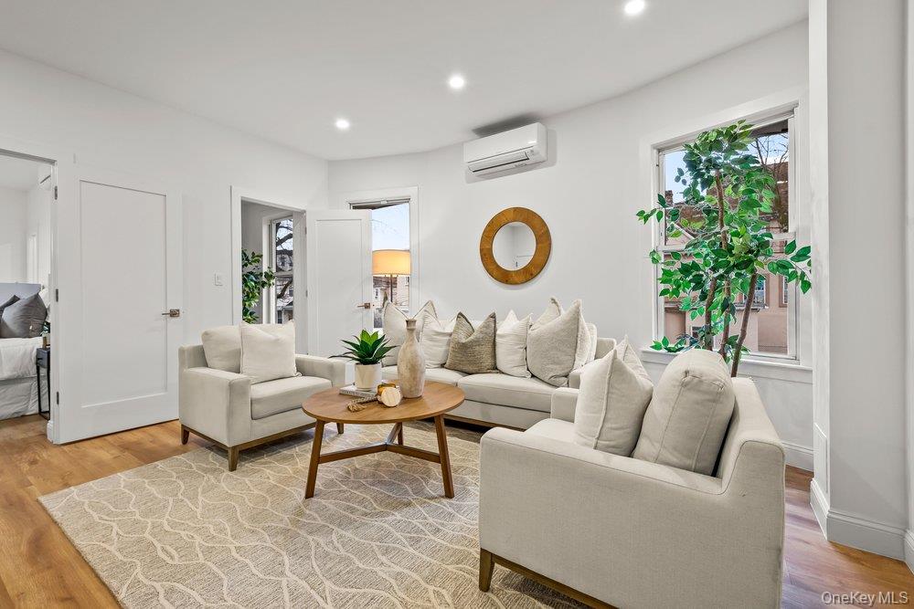 #8 photo, 10 S 14th Avenue, Mount Vernon , NY 10550