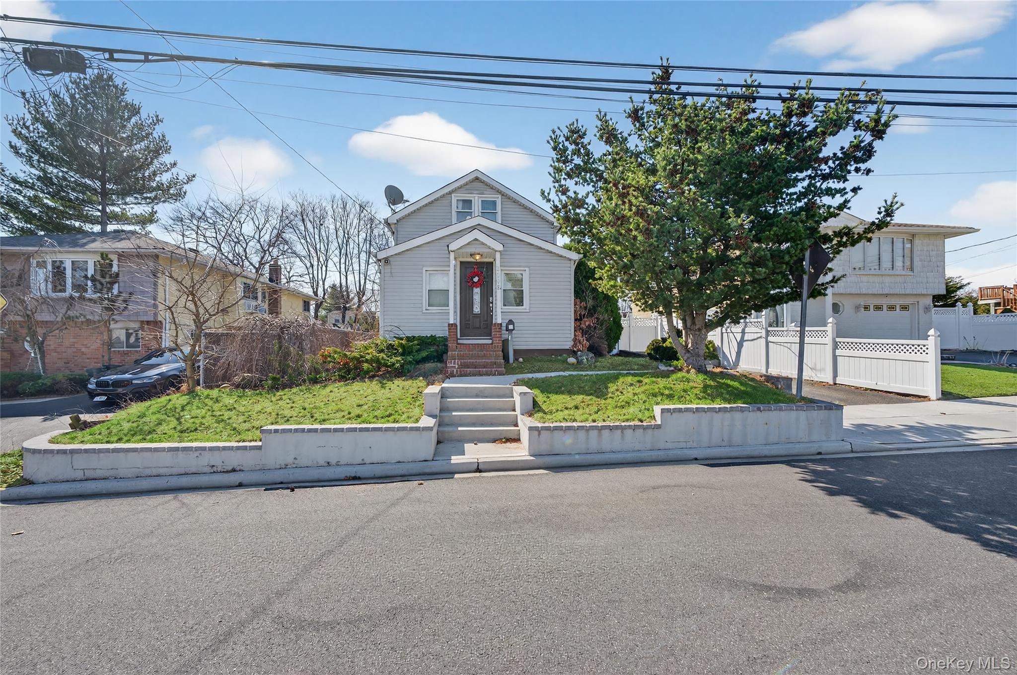 #4 photo, 2008 Hancock Avenue, North Bellmore , NY 11710