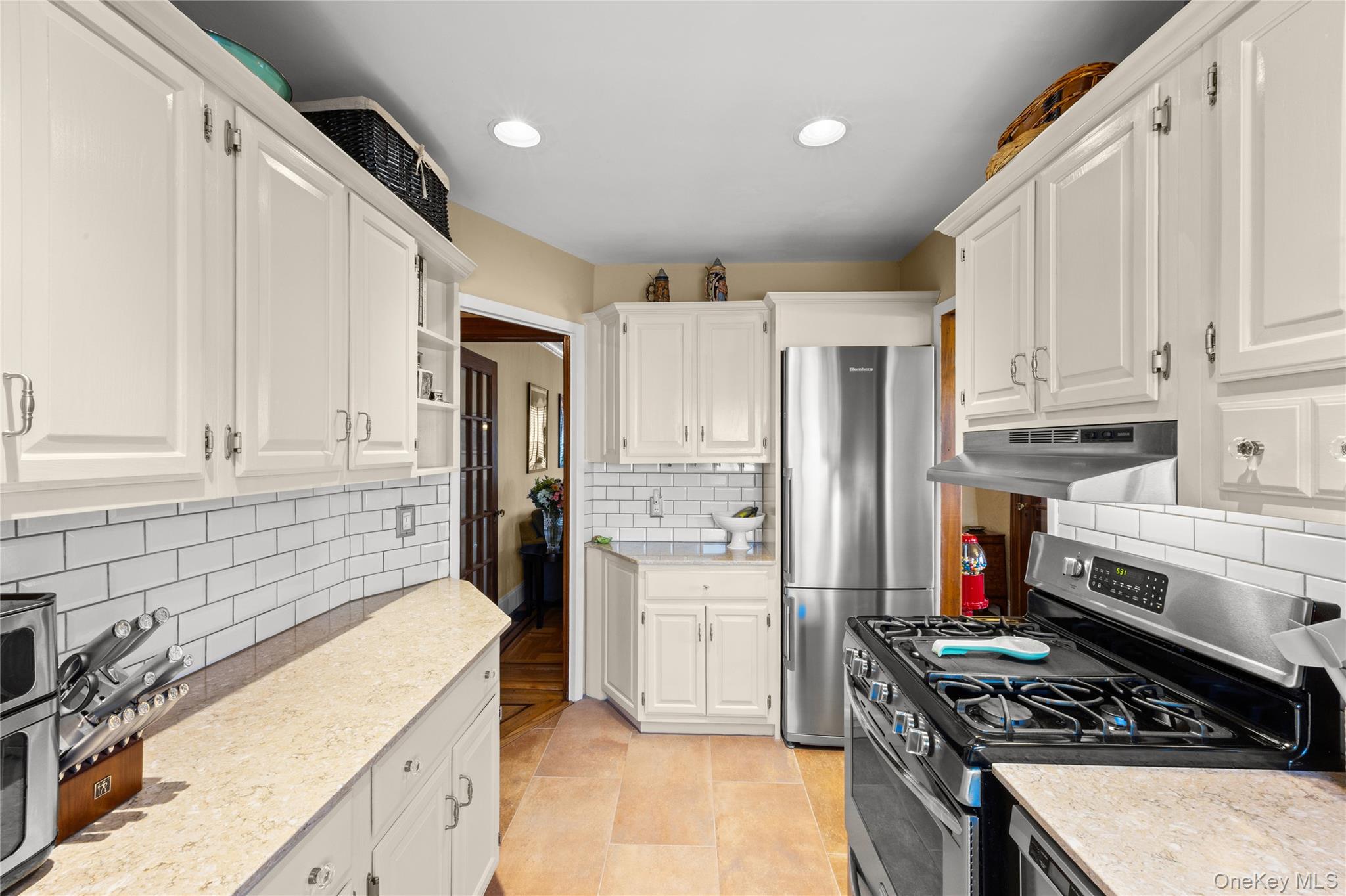 #13 photo, 140 Frankel Boulevard, নাসাউ কাউন্টি Merrick , NY 11566