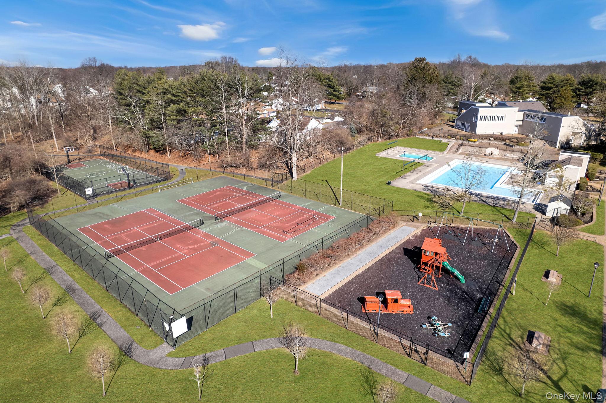 #20 photo, 11 Chipmunk Trail, Coram , NY 11727