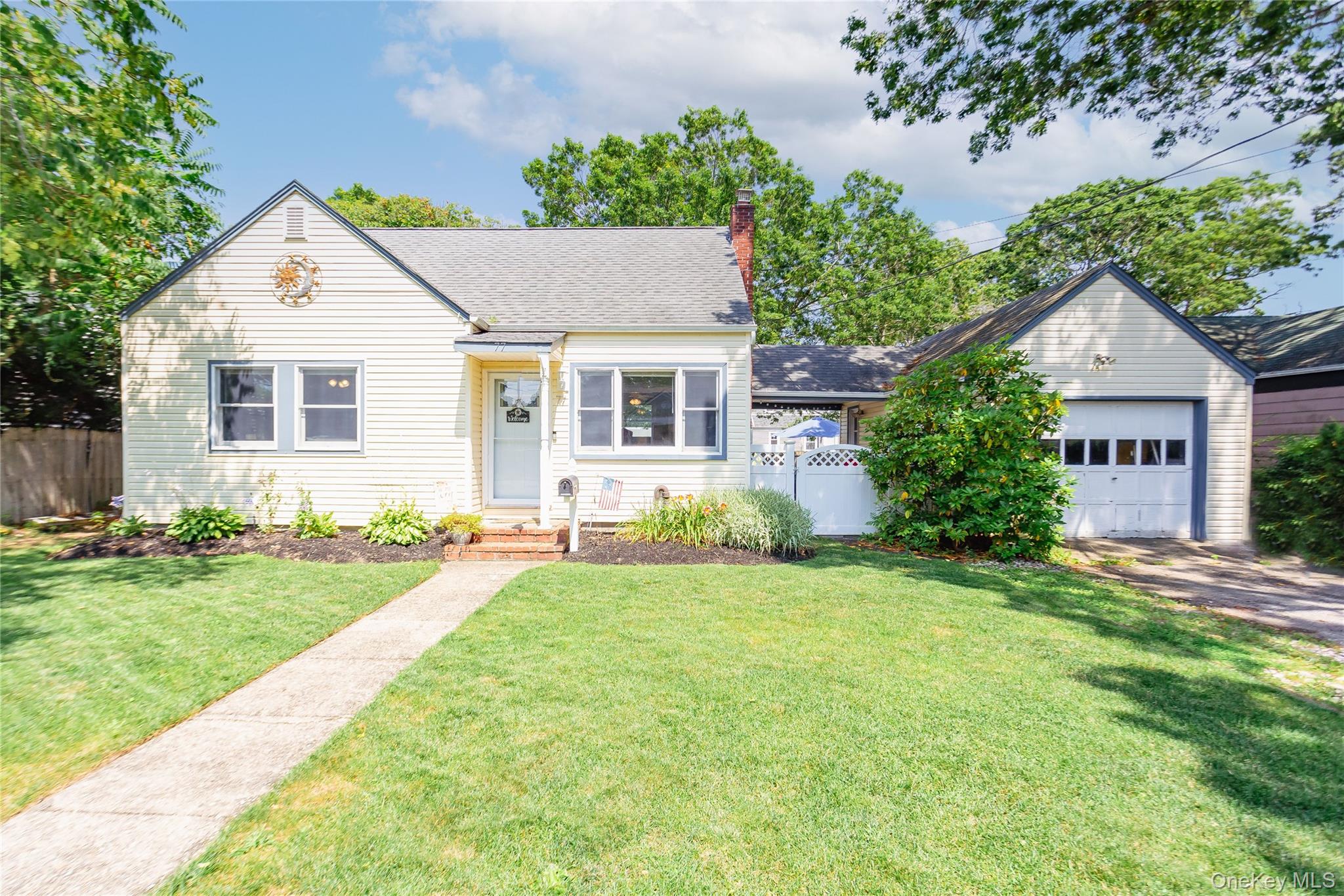 #1 photo, 77 N Summit Avenue, सफ़ोक काउंटी Patchogue , NY 11772