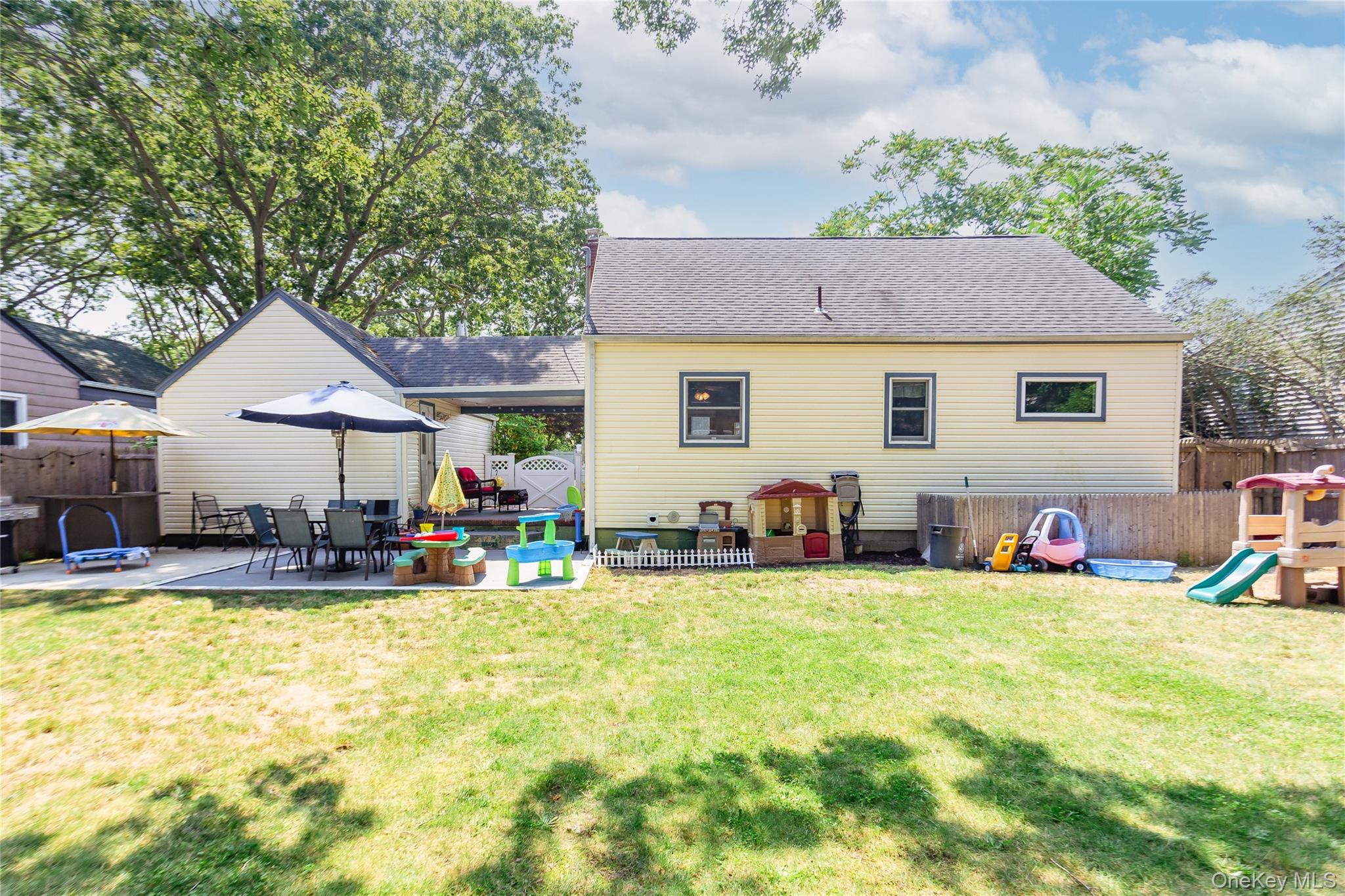 #19 photo, 77 N Summit Avenue, सफ़ोक काउंटी Patchogue , NY 11772