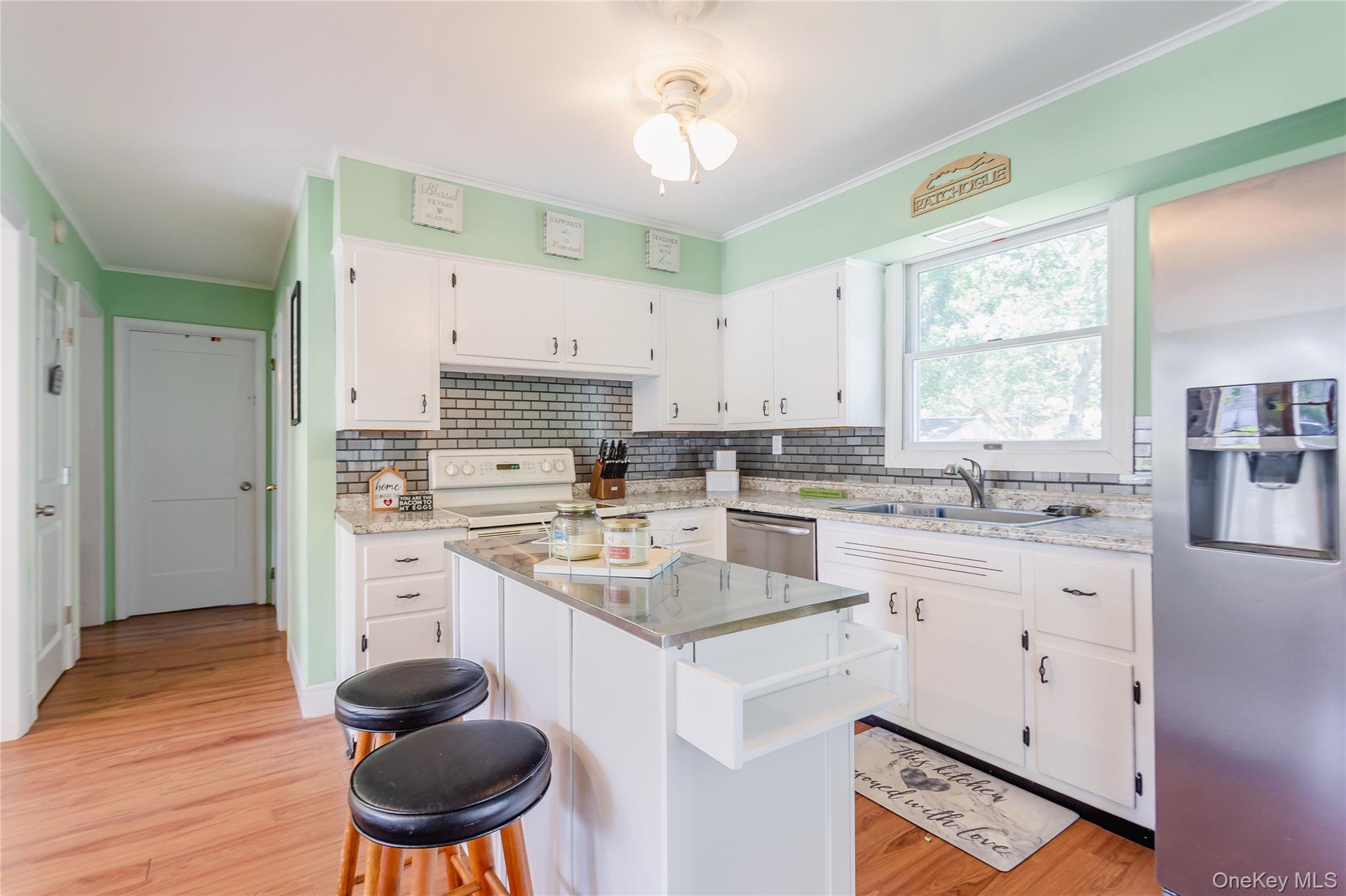 #5 photo, 77 N Summit Avenue, सफ़ोक काउंटी Patchogue , NY 11772