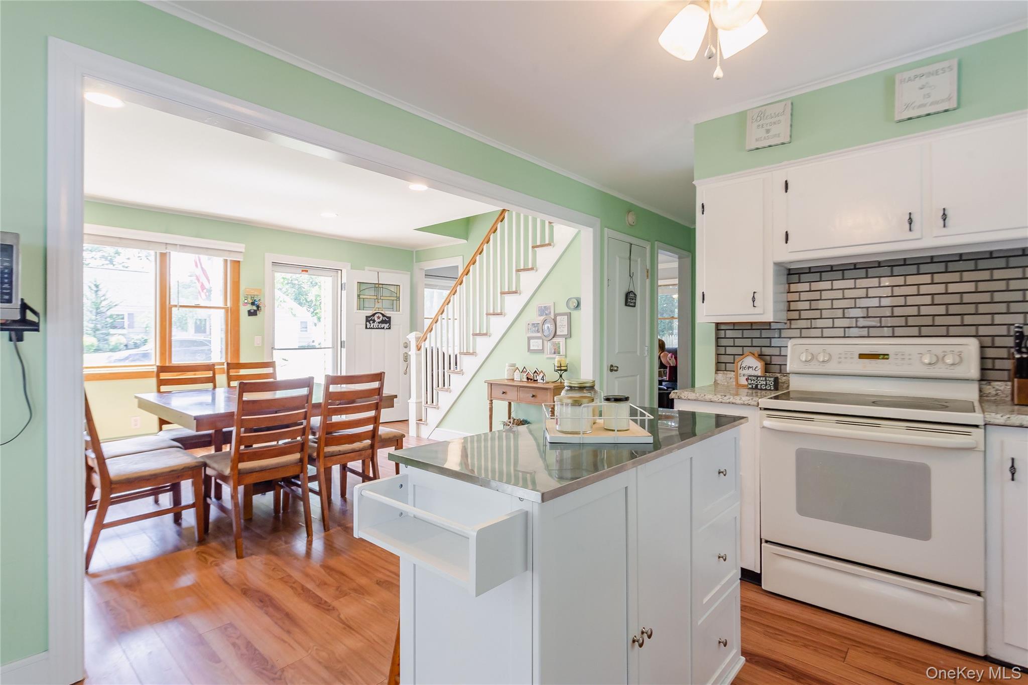 #6 photo, 77 N Summit Avenue, सफ़ोक काउंटी Patchogue , NY 11772