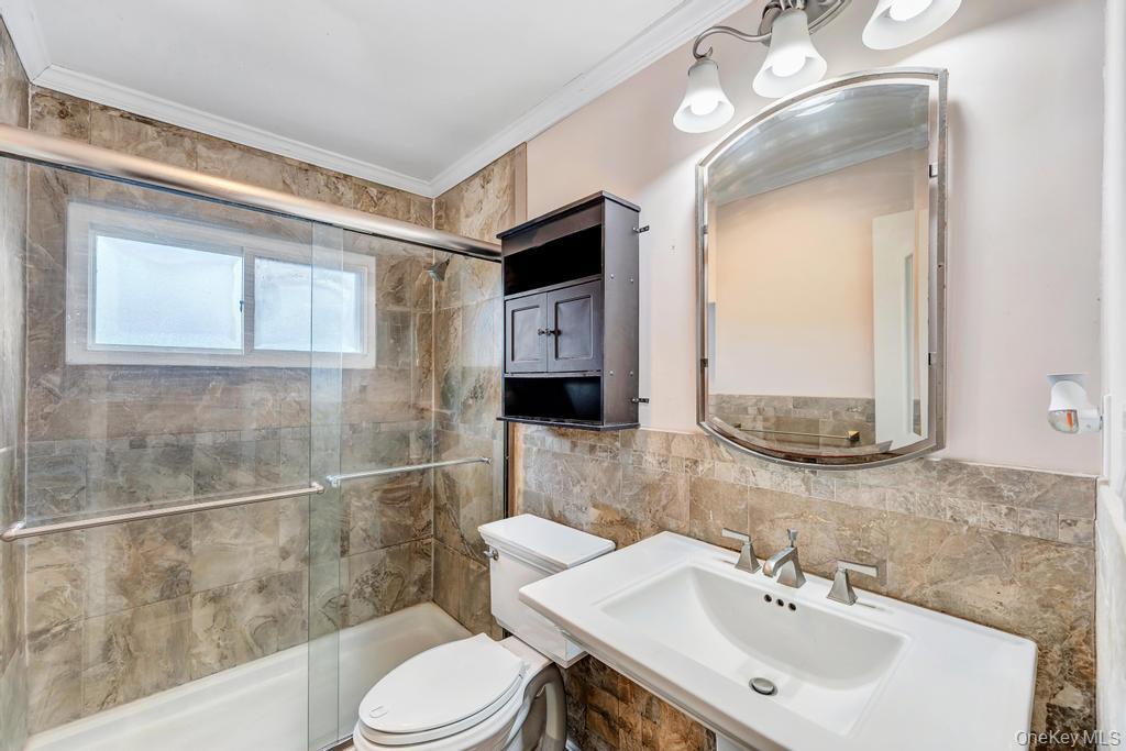 #13 photo, 26 Family Lane, Levittown , NY 11756