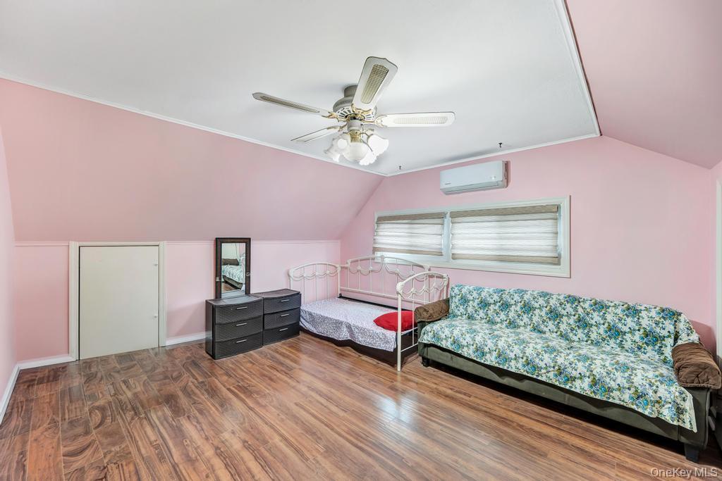 #14 photo, 26 Family Lane, Levittown , NY 11756