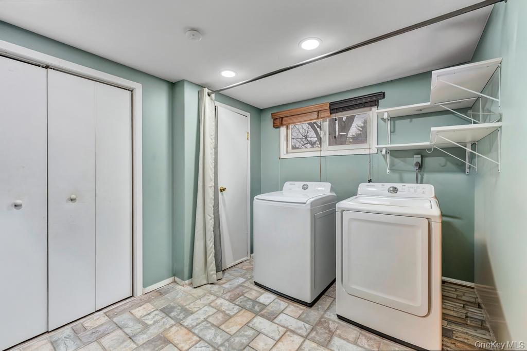 #16 photo, 26 Family Lane, Levittown , NY 11756