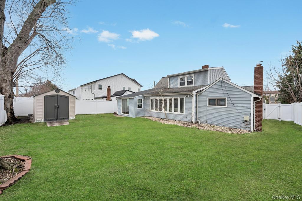 #17 photo, 26 Family Lane, Levittown , NY 11756