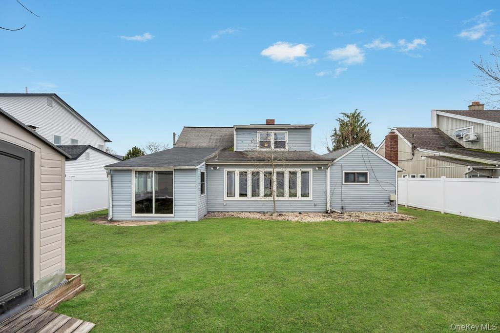 #18 photo, 26 Family Lane, Levittown , NY 11756