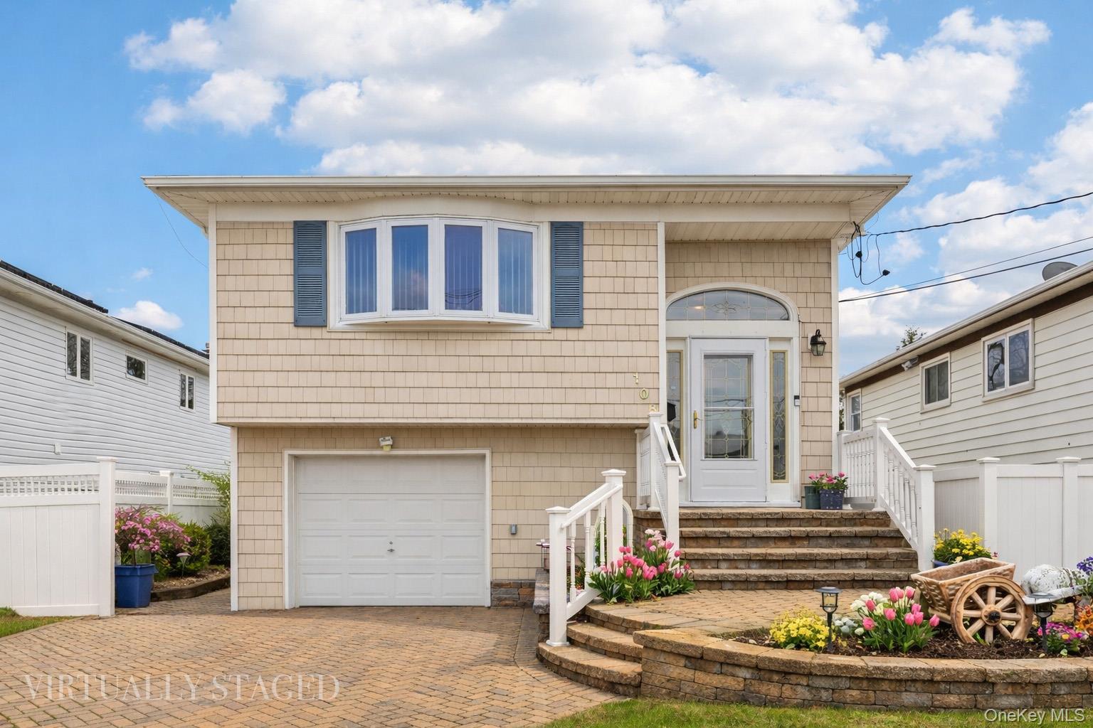 #1 photo, 108 Lee Avenue, সাফোক কাউন্টি Babylon , NY 11702