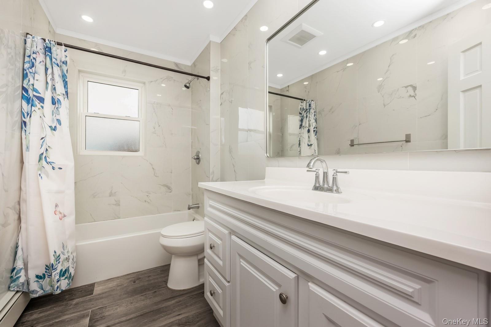 #19 photo, 69-05 61st Road, קווינס Middle Village , NY 11379