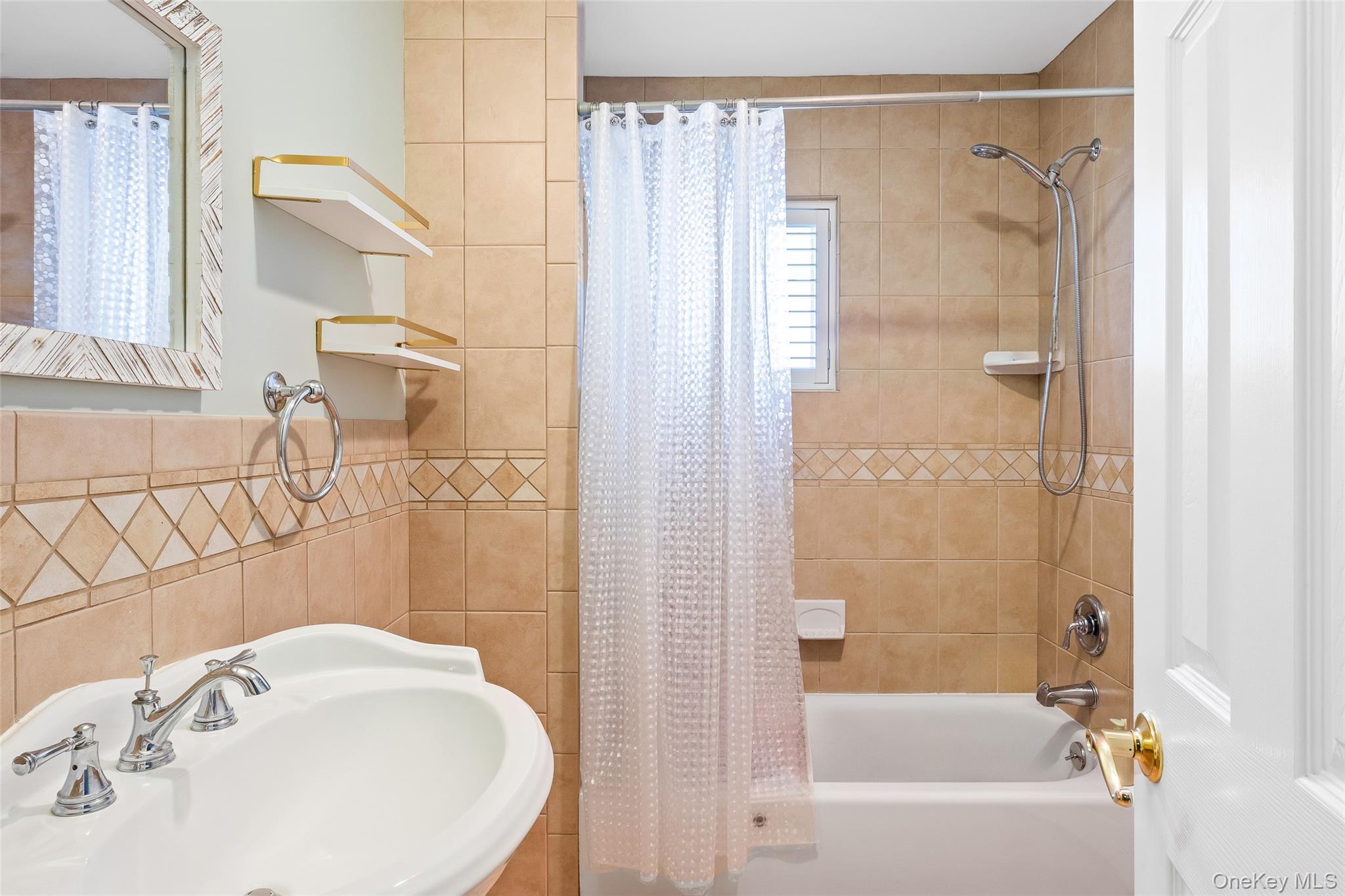 #16 photo, 51 Plainedge Drive, নাসাউ কাউন্টি Bethpage , NY 11714