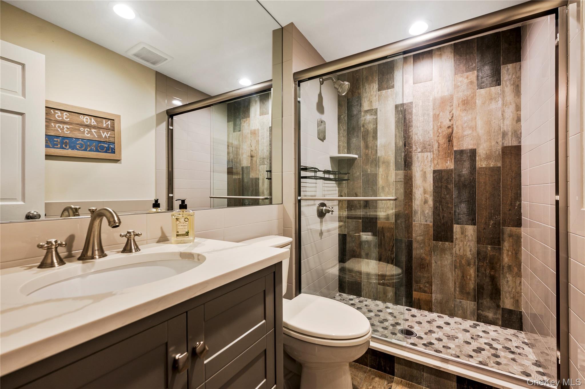 #20 photo, 629 E Pine Street, নাসাউ কাউন্টি Long Beach , NY 11561