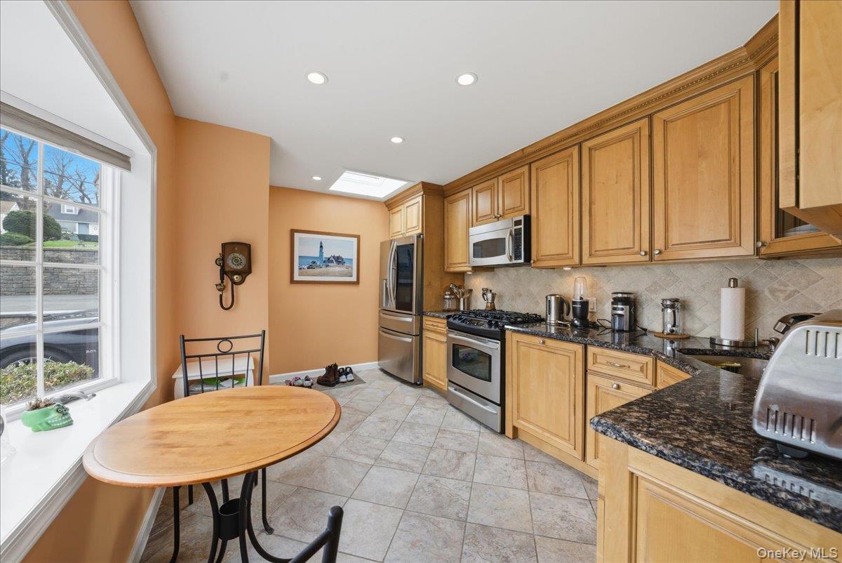 #2 photo, 30 Keystone Road, Yonkers , NY 10710