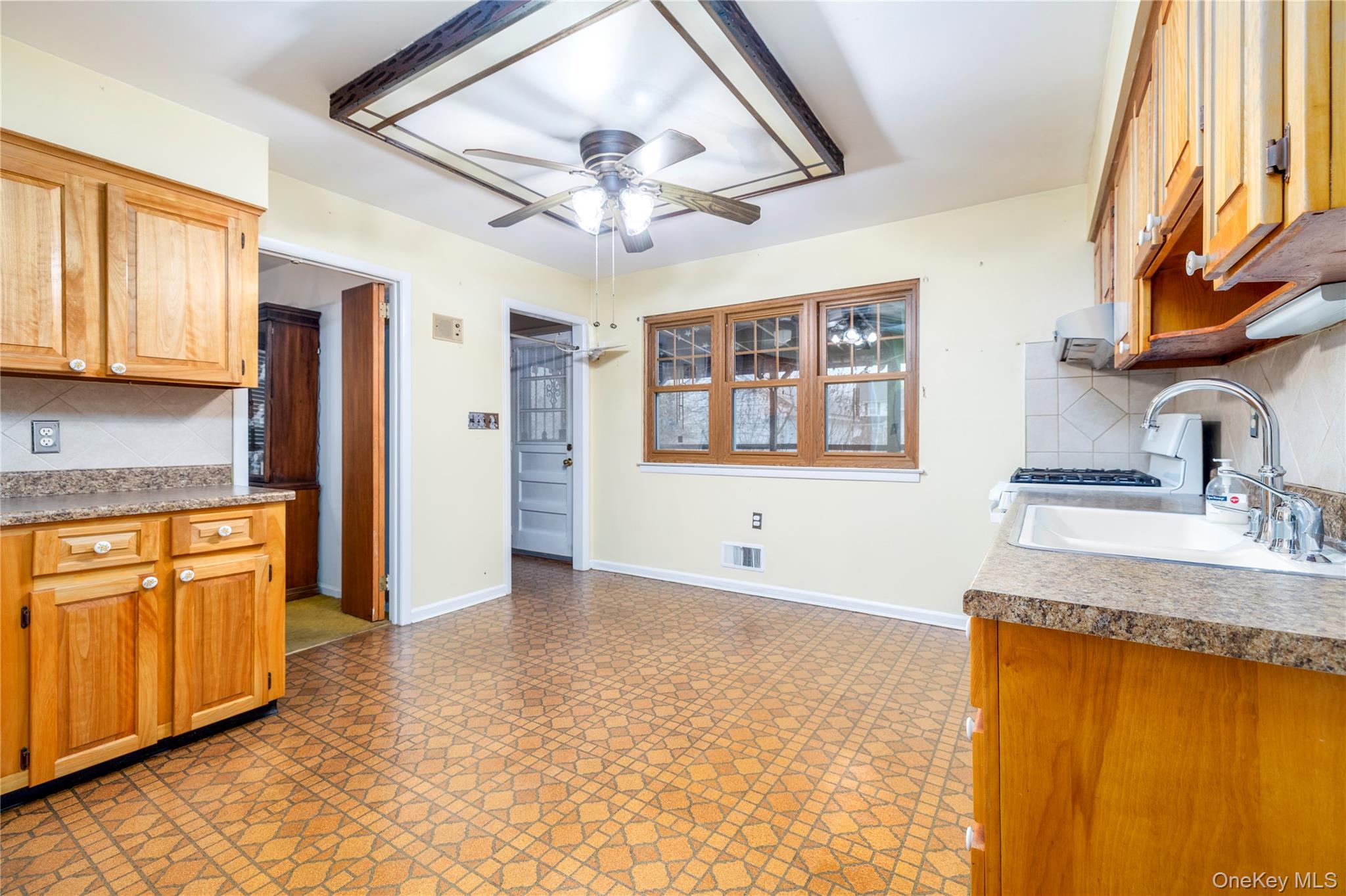 #9 photo, 133 S Forest, Rockville Centre , NY 11570