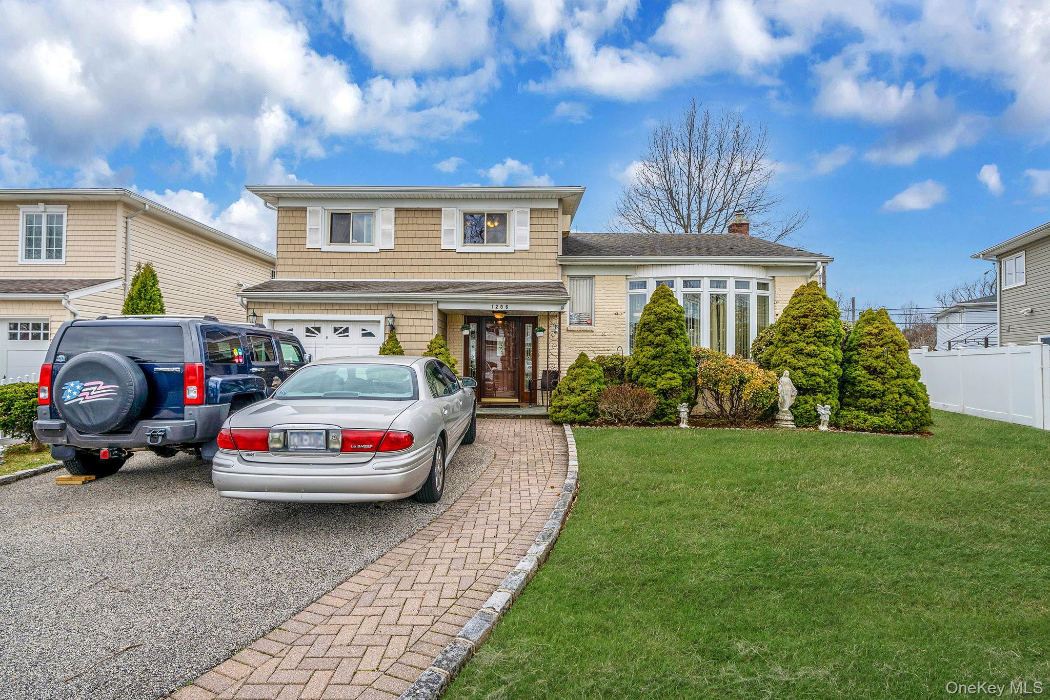 #2 photo, 1286 Dale Court, नासाउ काउंटी Seaford , NY 11783