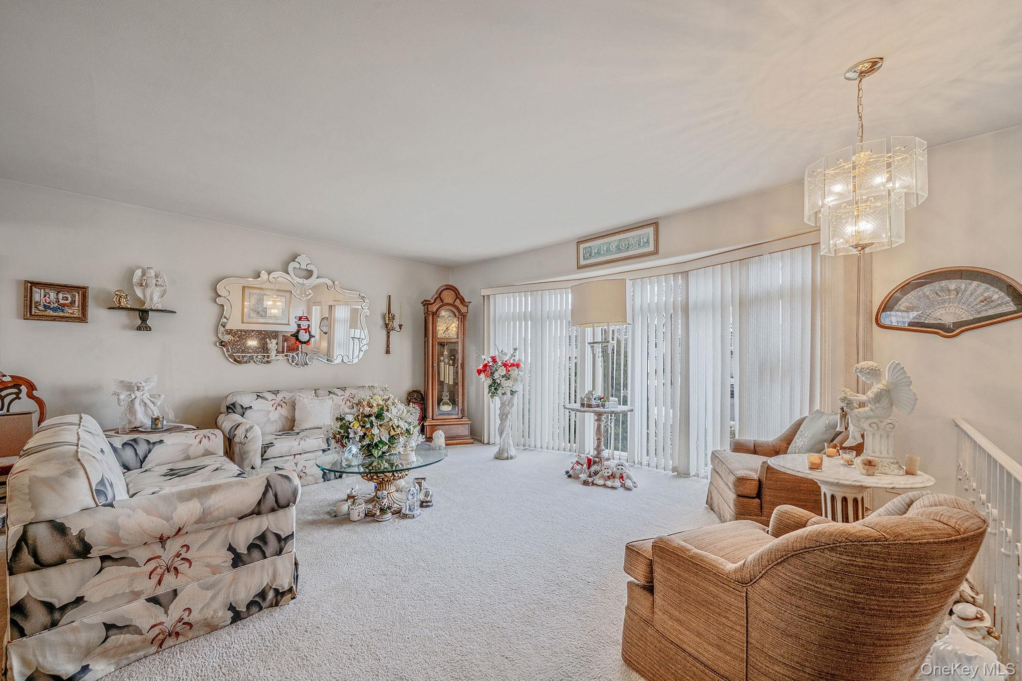 #8 photo, 1286 Dale Court, नासाउ काउंटी Seaford , NY 11783