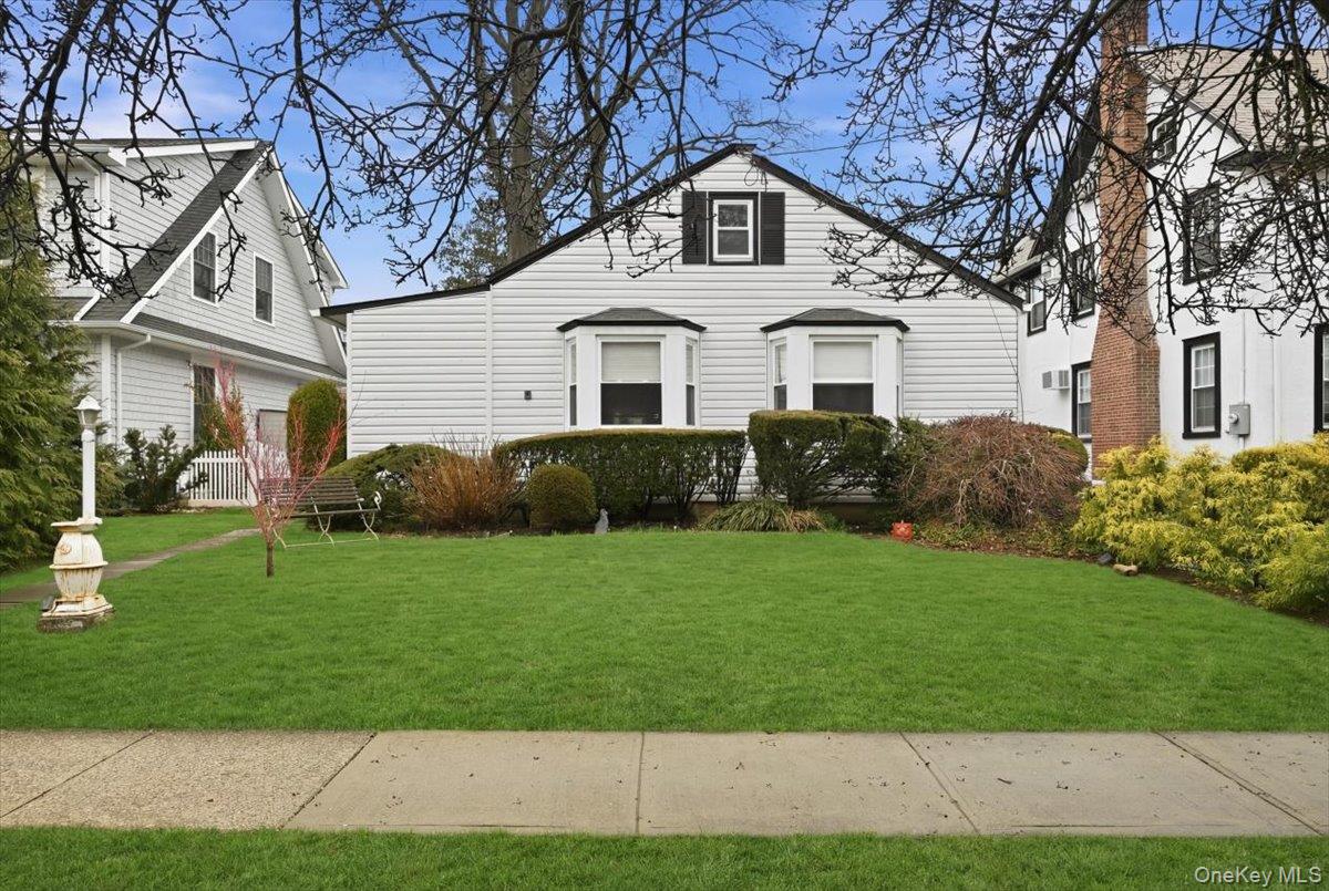 #2 photo, 163 Elm Street, নাসাউ কাউন্টি Roslyn Heights , NY 11577