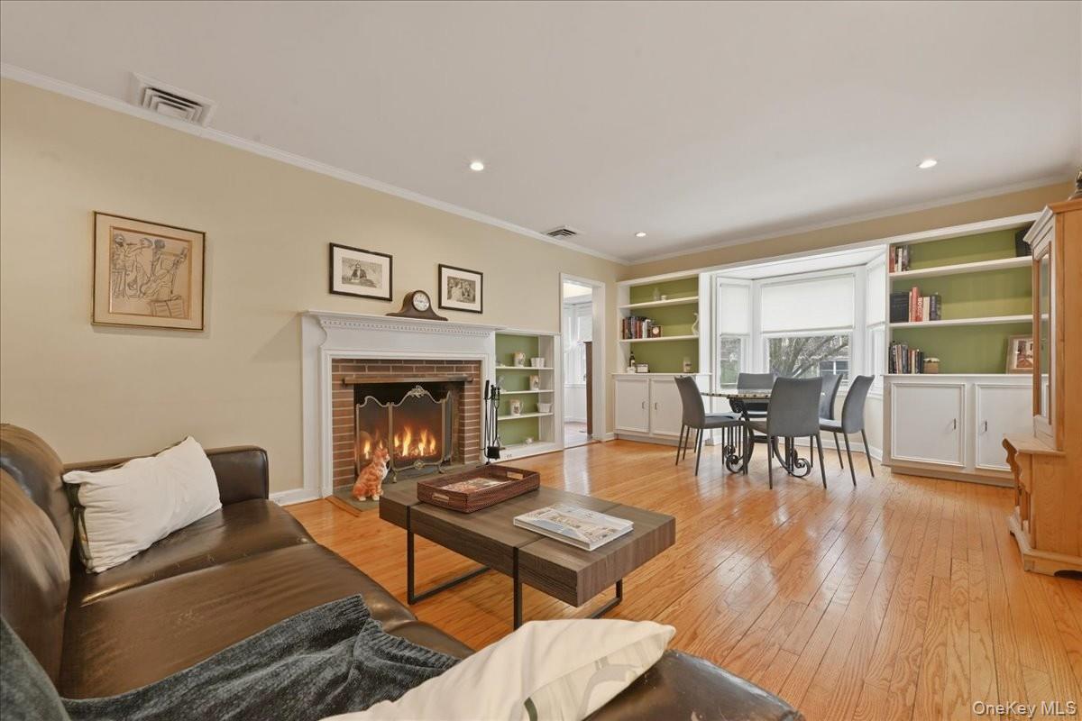 #7 photo, 163 Elm Street, নাসাউ কাউন্টি Roslyn Heights , NY 11577