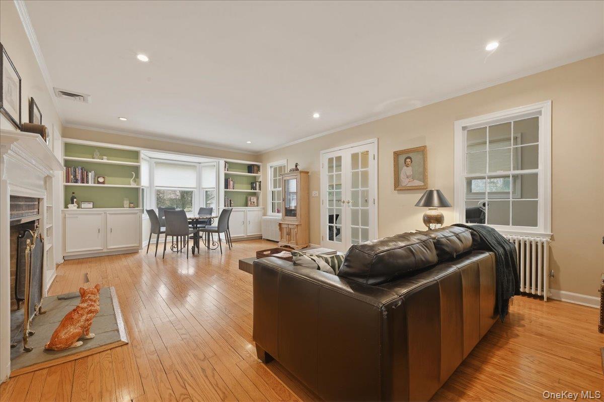 #8 photo, 163 Elm Street, নাসাউ কাউন্টি Roslyn Heights , NY 11577