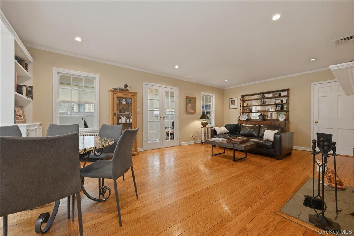 #9 photo, 163 Elm Street, নাসাউ কাউন্টি Roslyn Heights , NY 11577