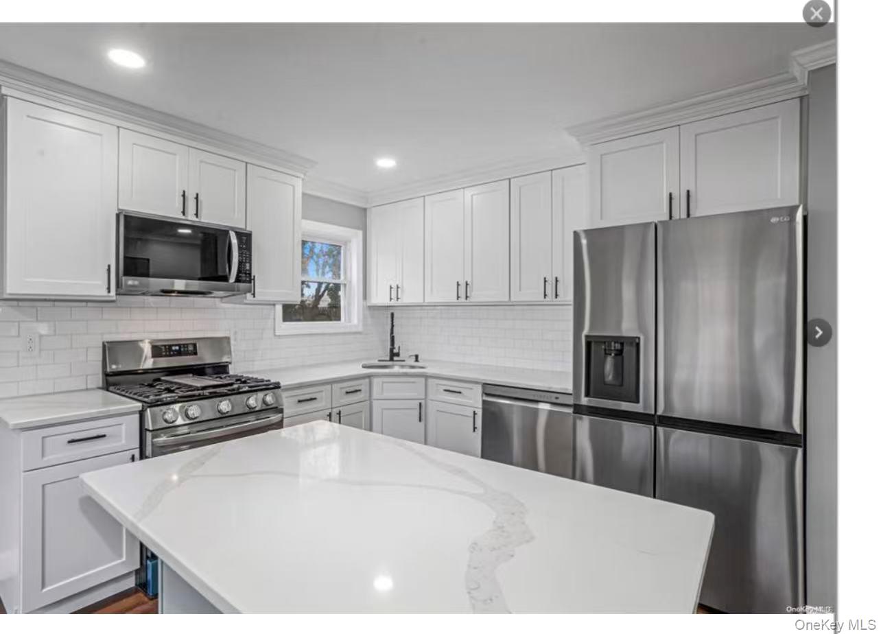 #2 photo, 92 Ruland Road, সাফোক কাউন্টি Selden , NY 11784