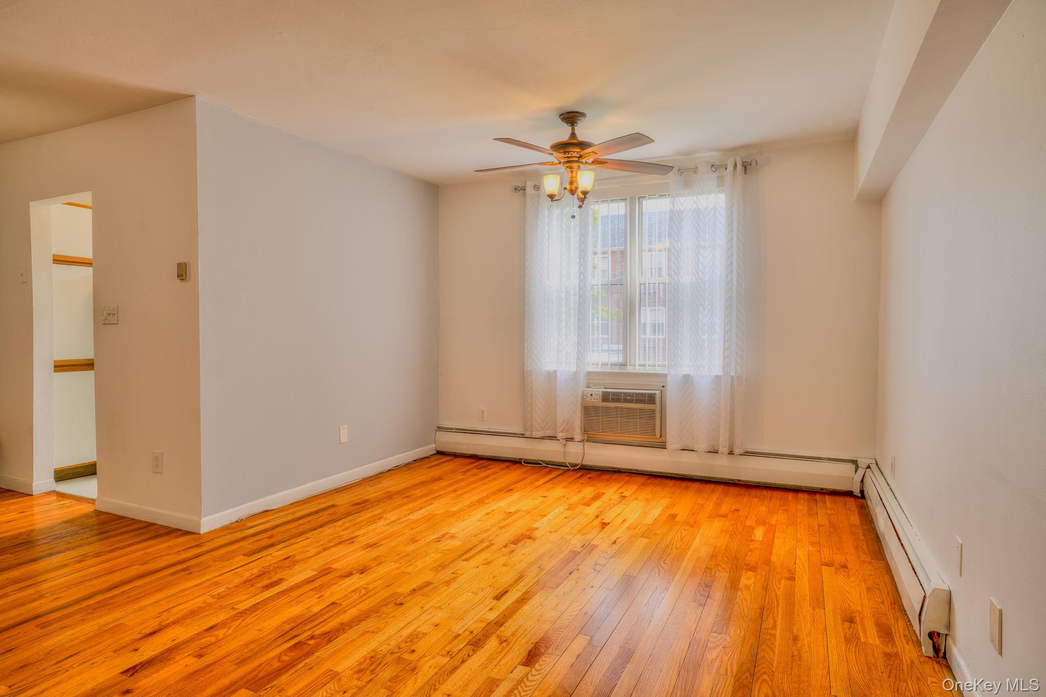 #10 photo, 20 Daley Place, Lynbrook , NY 11563