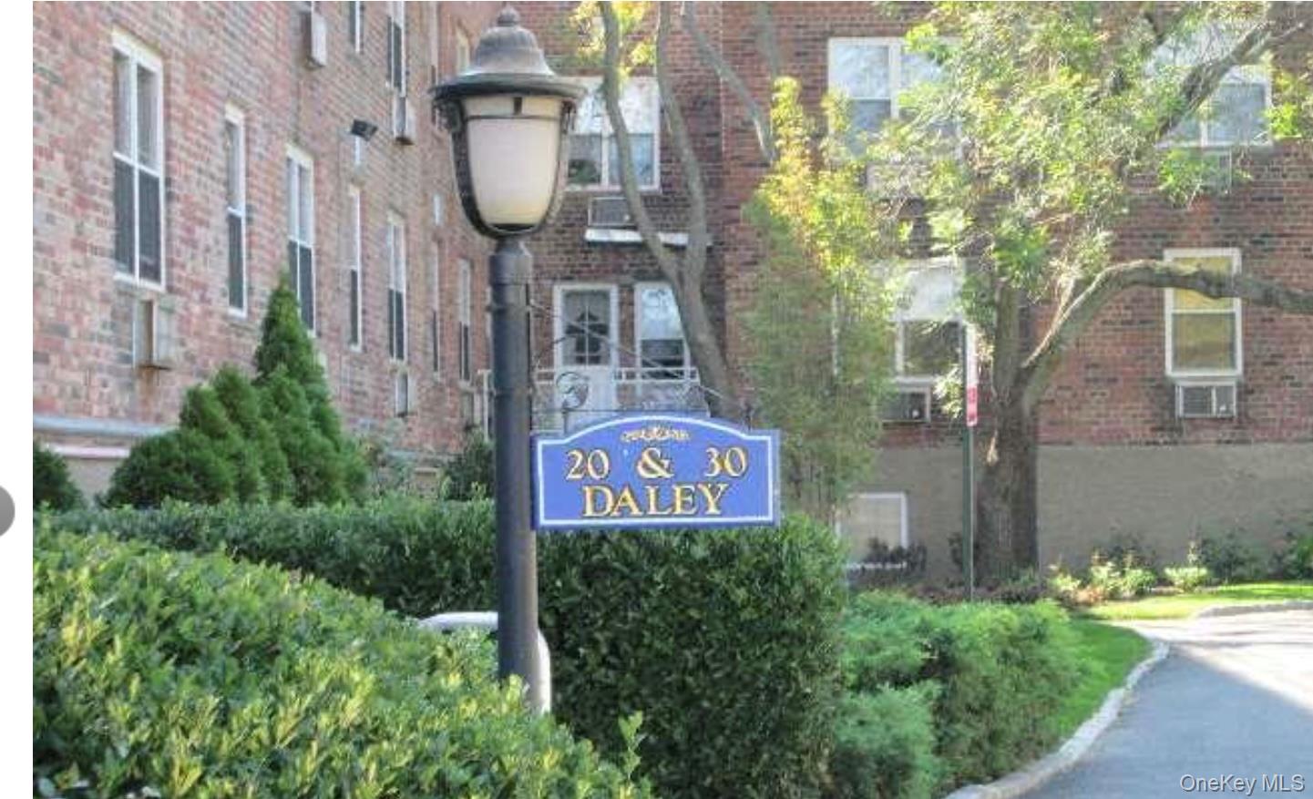 #2 photo, 20 Daley Place, নাসাউ কাউন্টি Lynbrook , NY 11563